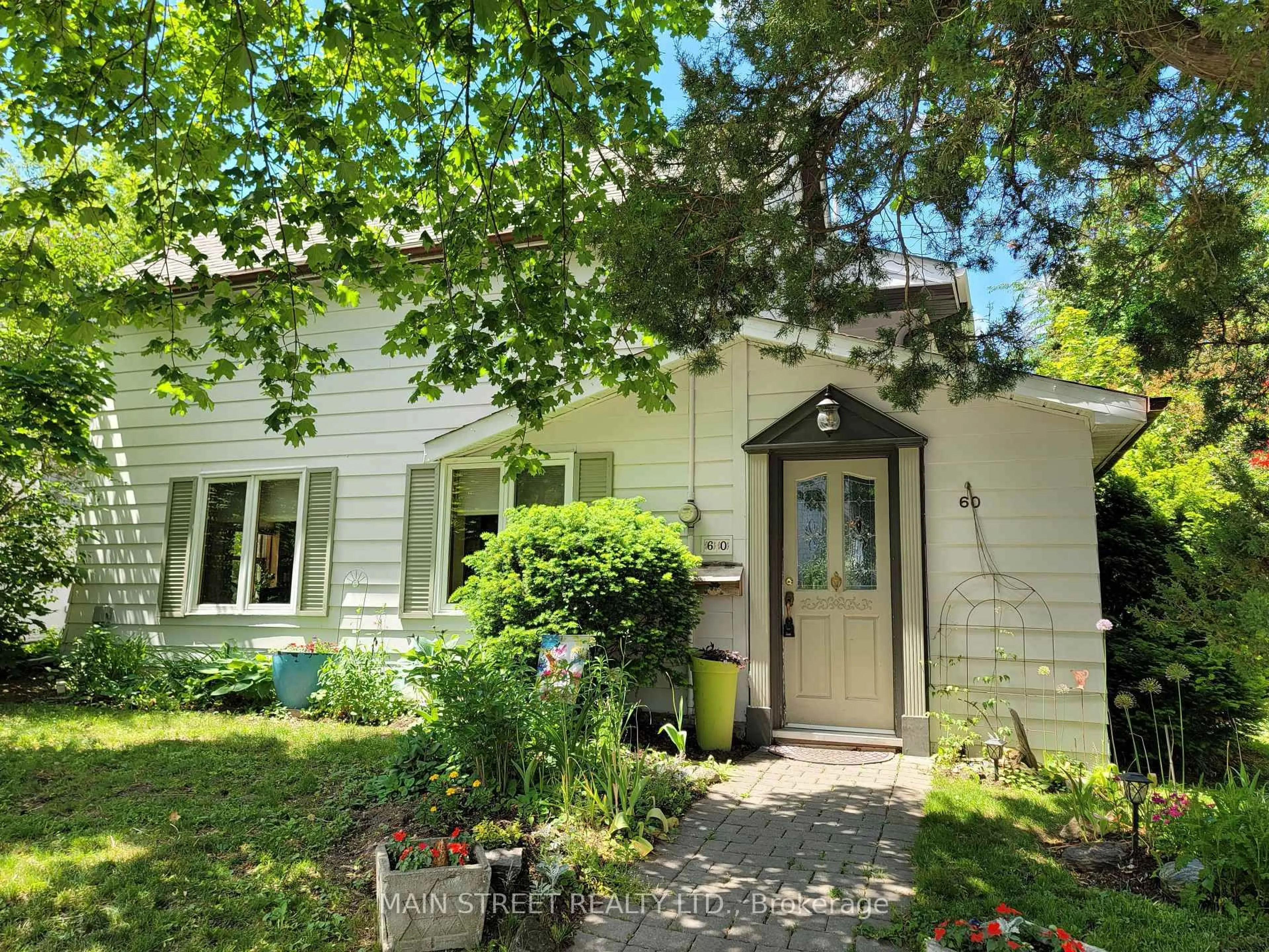 Unknown for 60 Niagara St, Newmarket Ontario L3Y 4E6