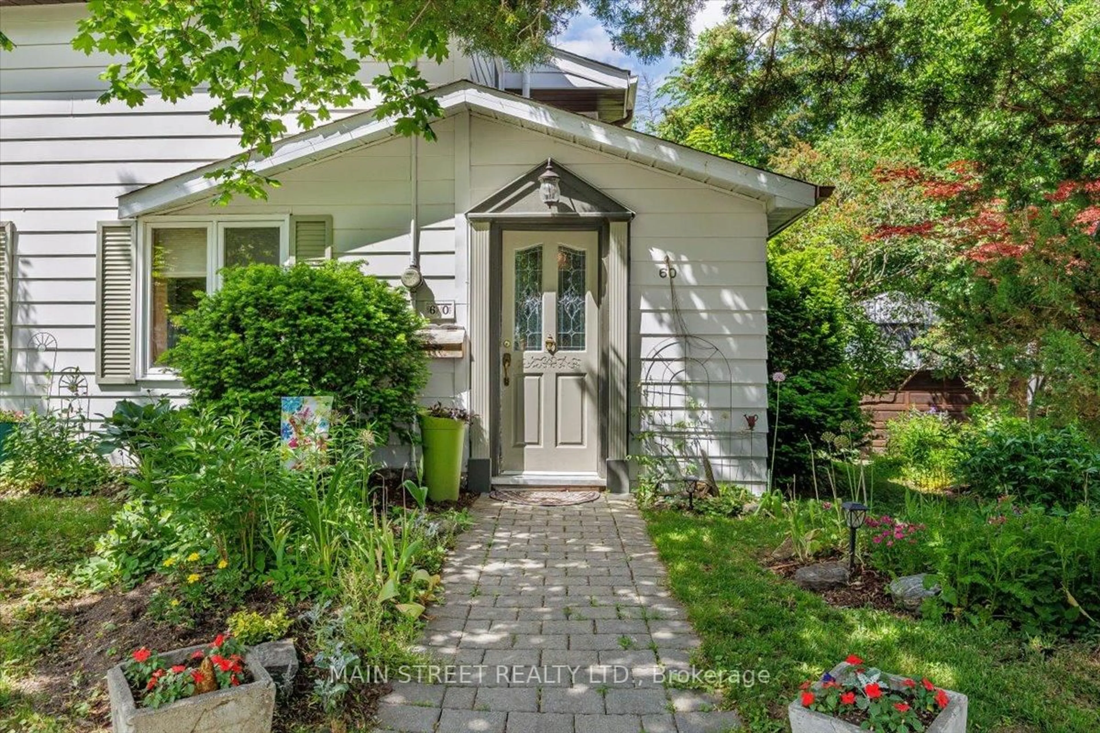Unknown for 60 Niagara St, Newmarket Ontario L3Y 4E6
