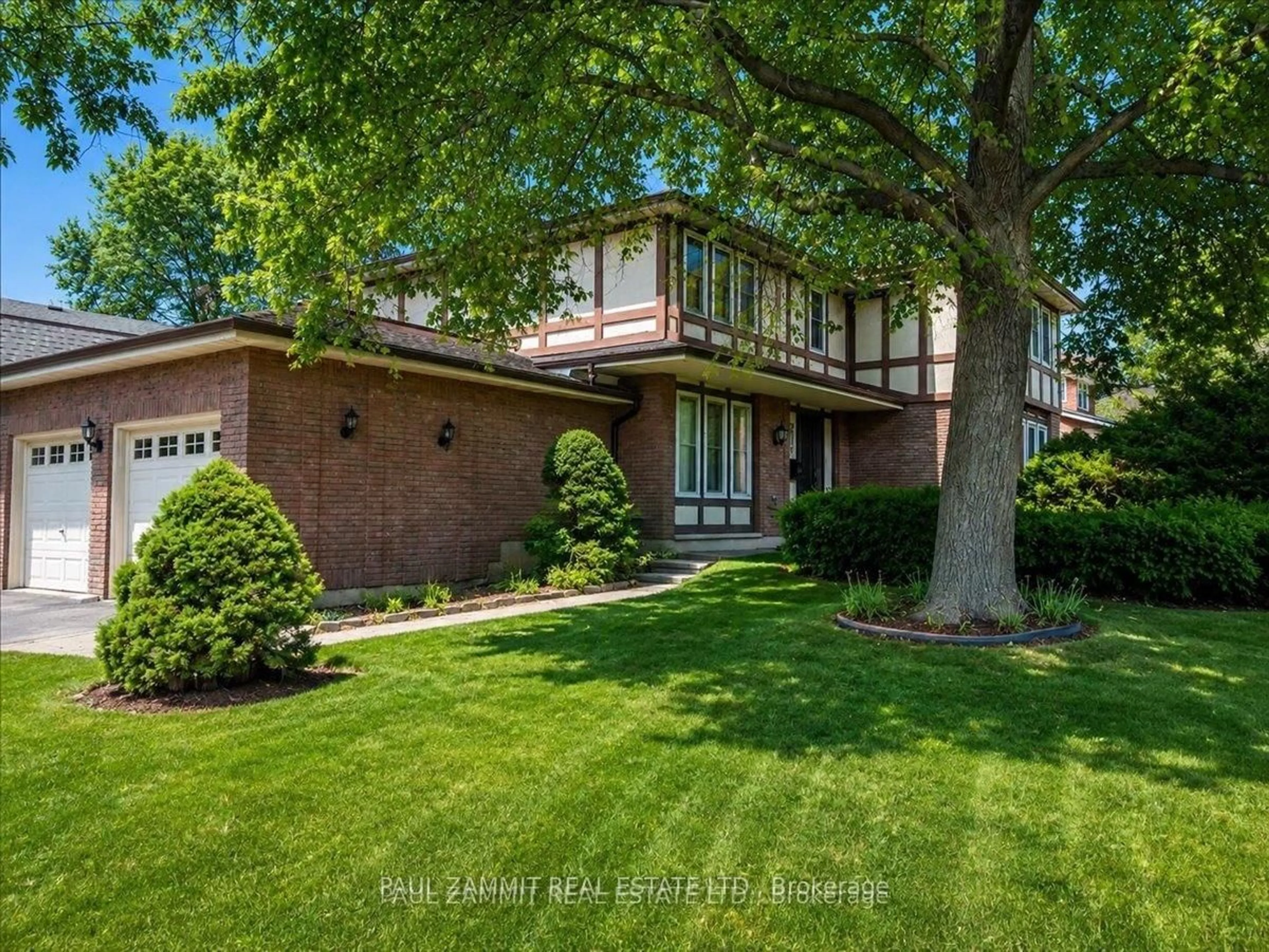 Home with brick exterior material, street for 210 Bayview Fairways Dr, Markham Ontario L3T 2Z3