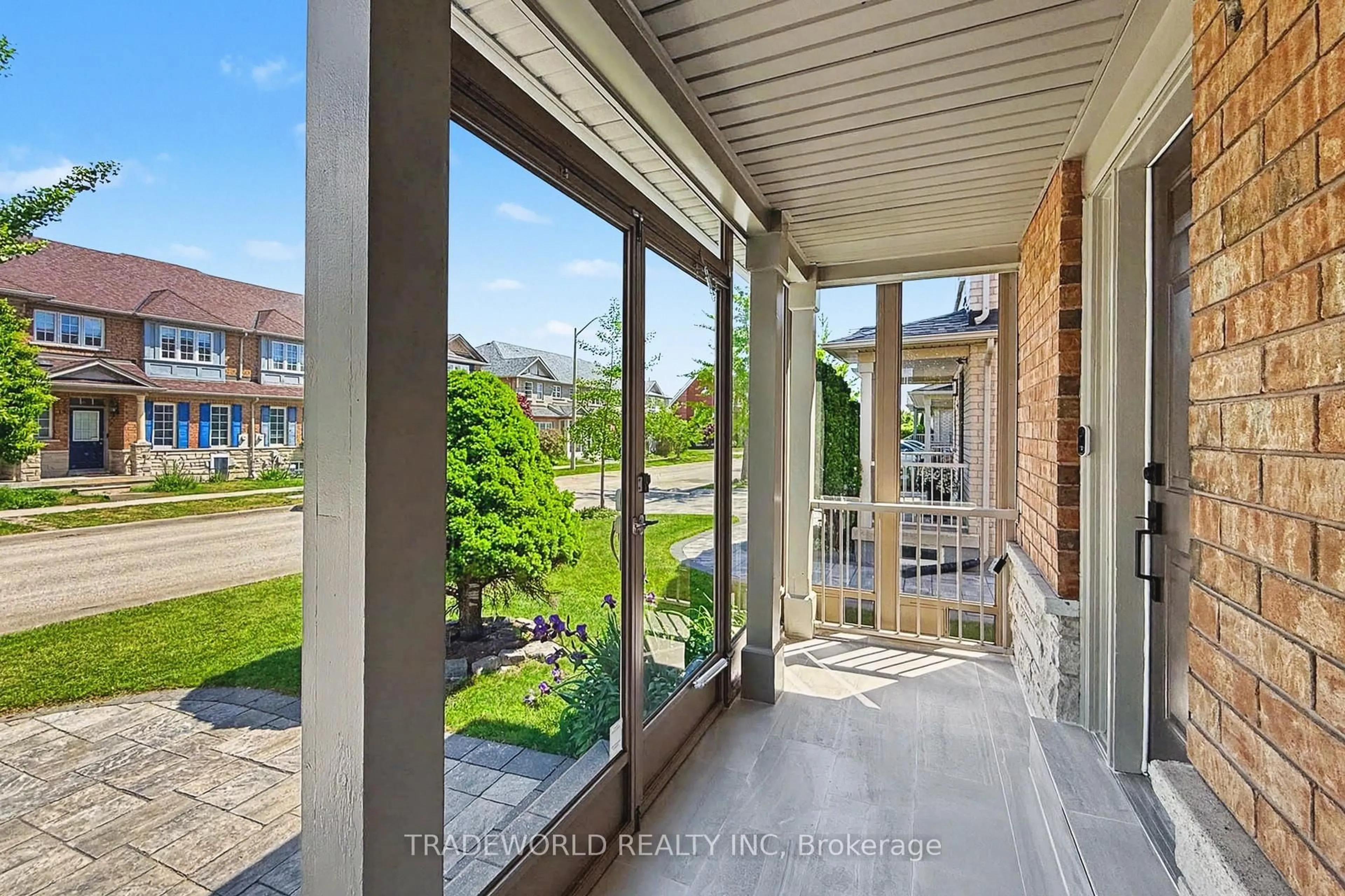Unknown for 25 Bassett Ave, Richmond Hill Ontario L4B 4J9