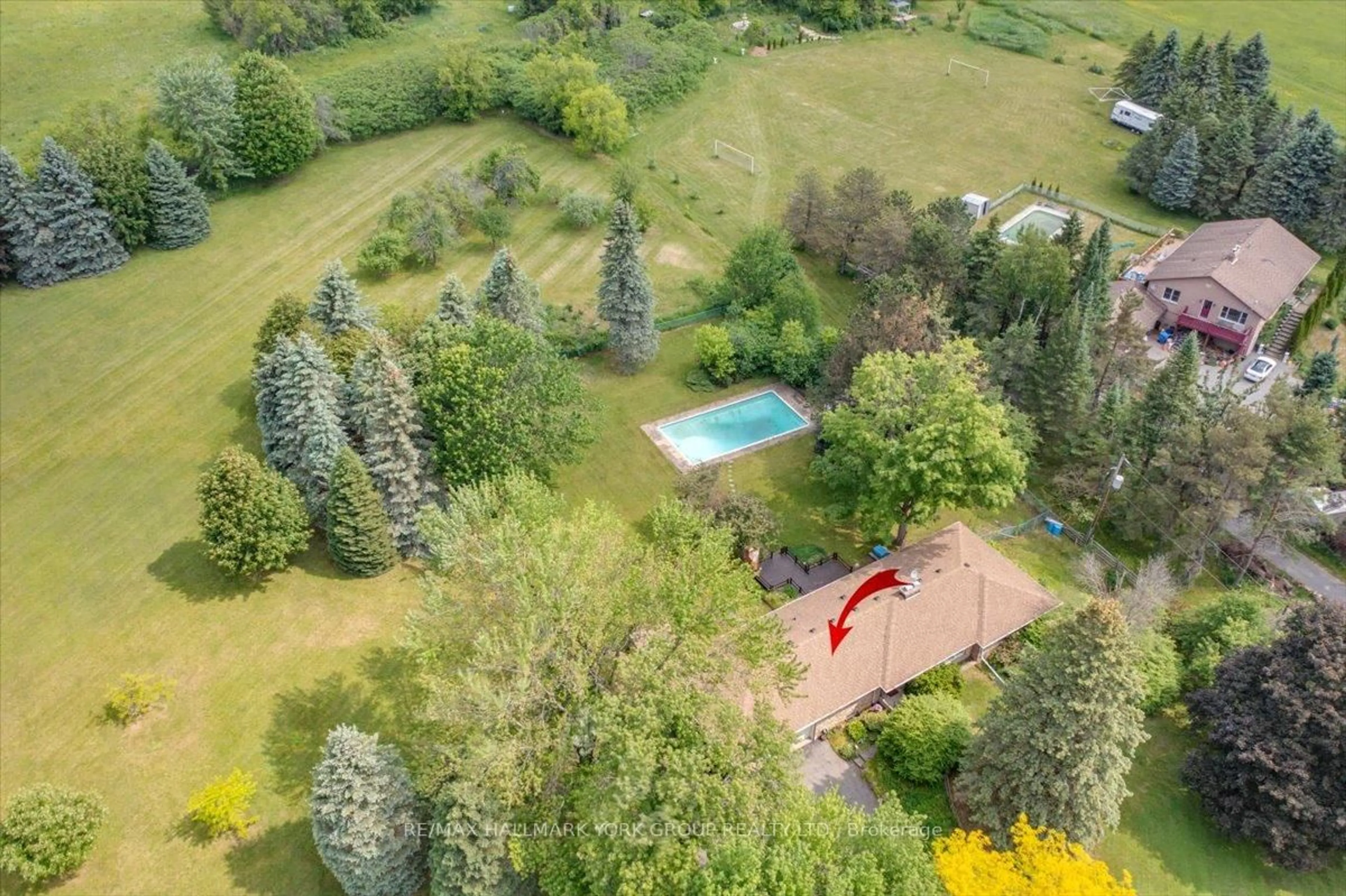 A pic from outside/outdoor area/front of a property/back of a property/a pic from drone, water/lake/river/ocean view for 2490 Holborn Rd, East Gwillimbury Ontario L0G 1R0