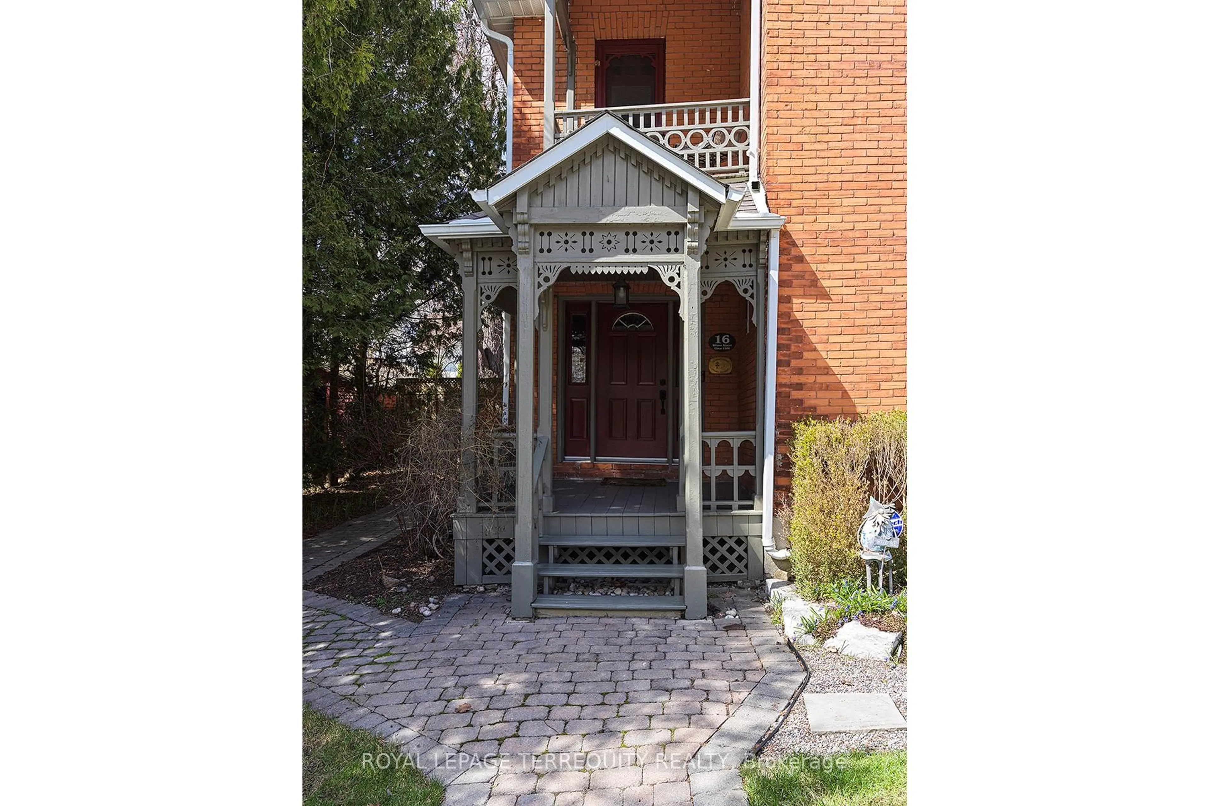 Patio, street for 16 Wilson St, New Tecumseth Ontario L0G 1W0