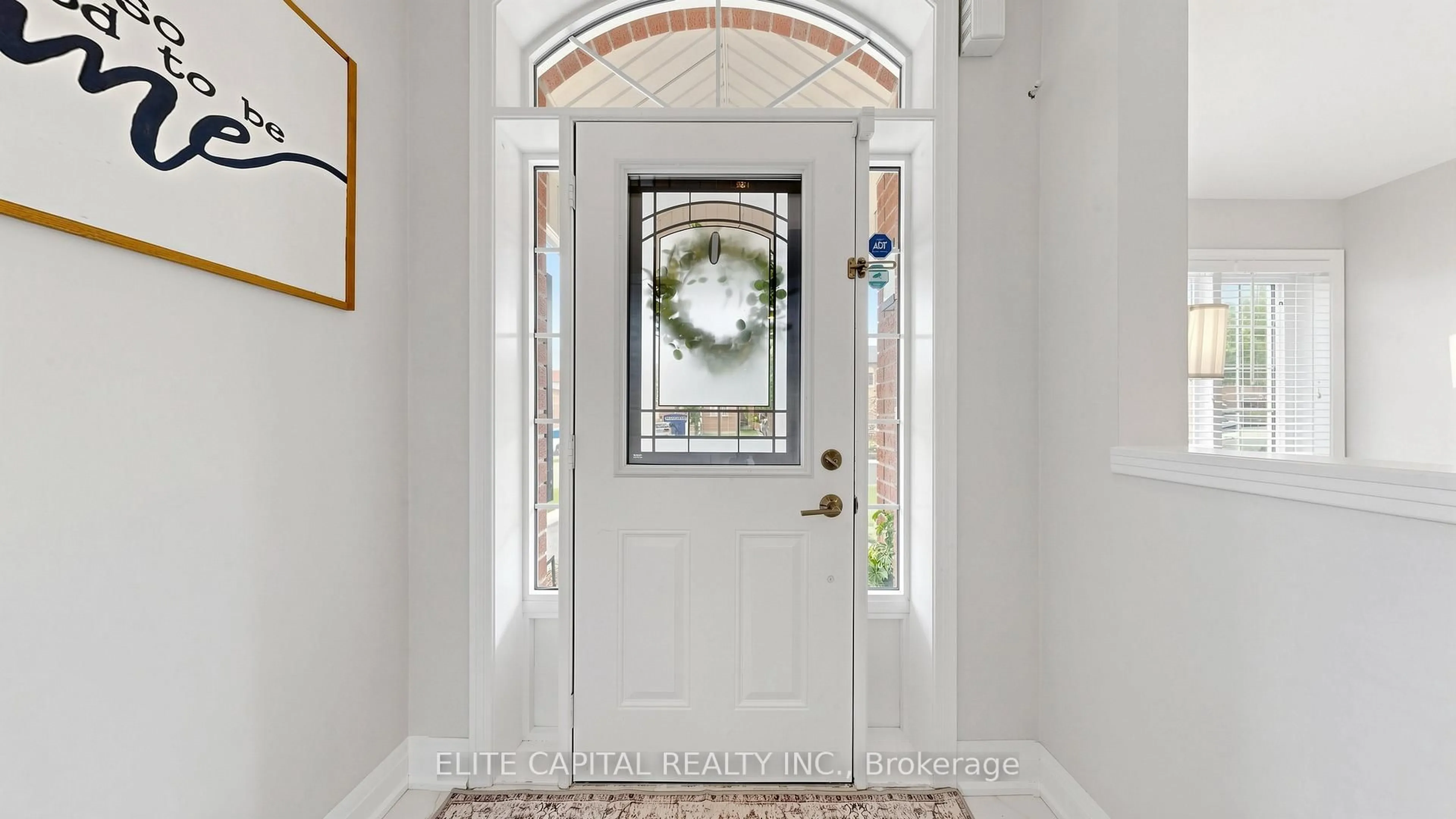 Indoor entryway for 41 Knapton Dr, Newmarket Ontario L3X 3A9