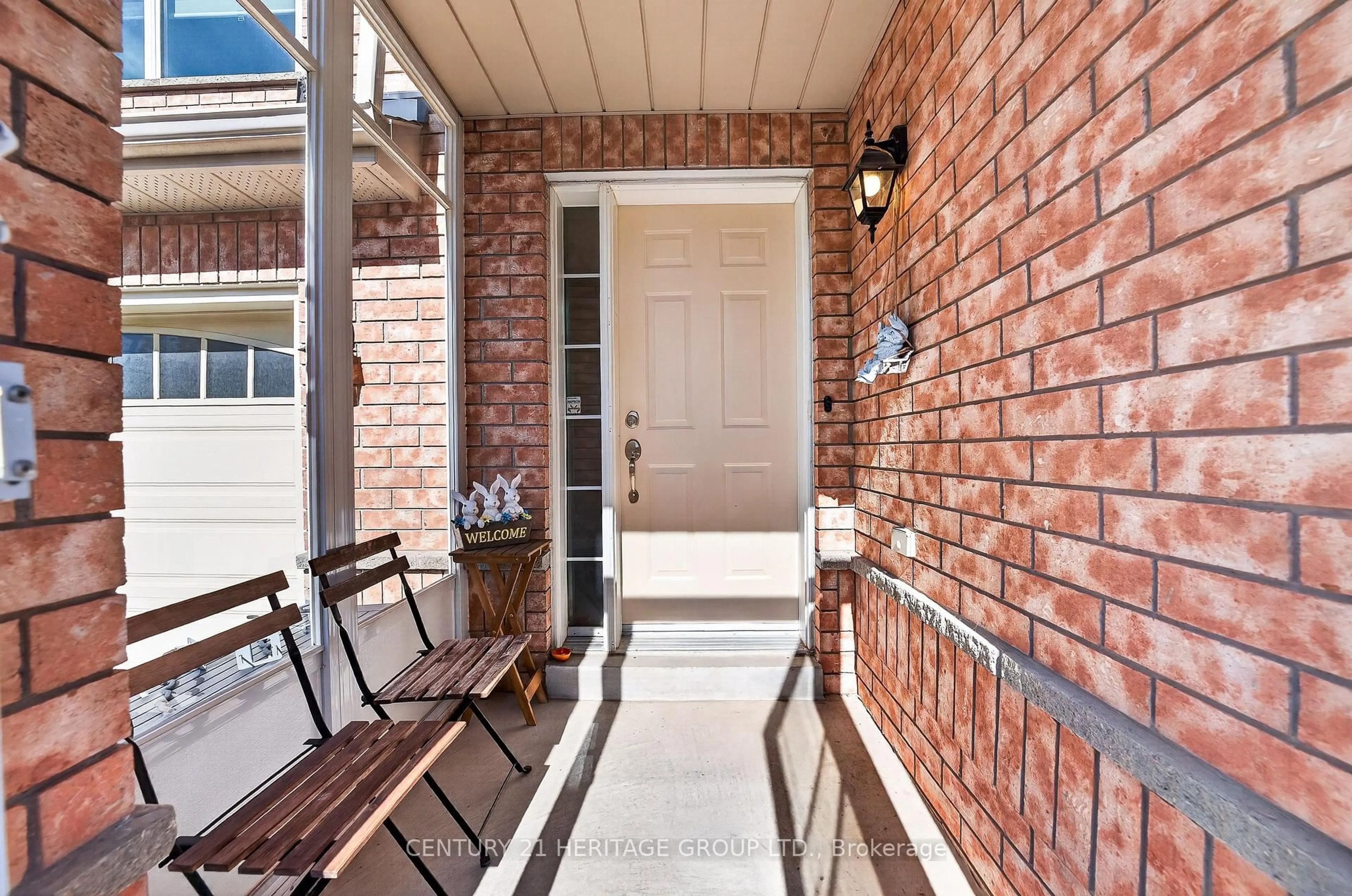 Home with brick exterior material, street for 373 Wood Duck Lane, Newmarket Ontario L3X 2X8