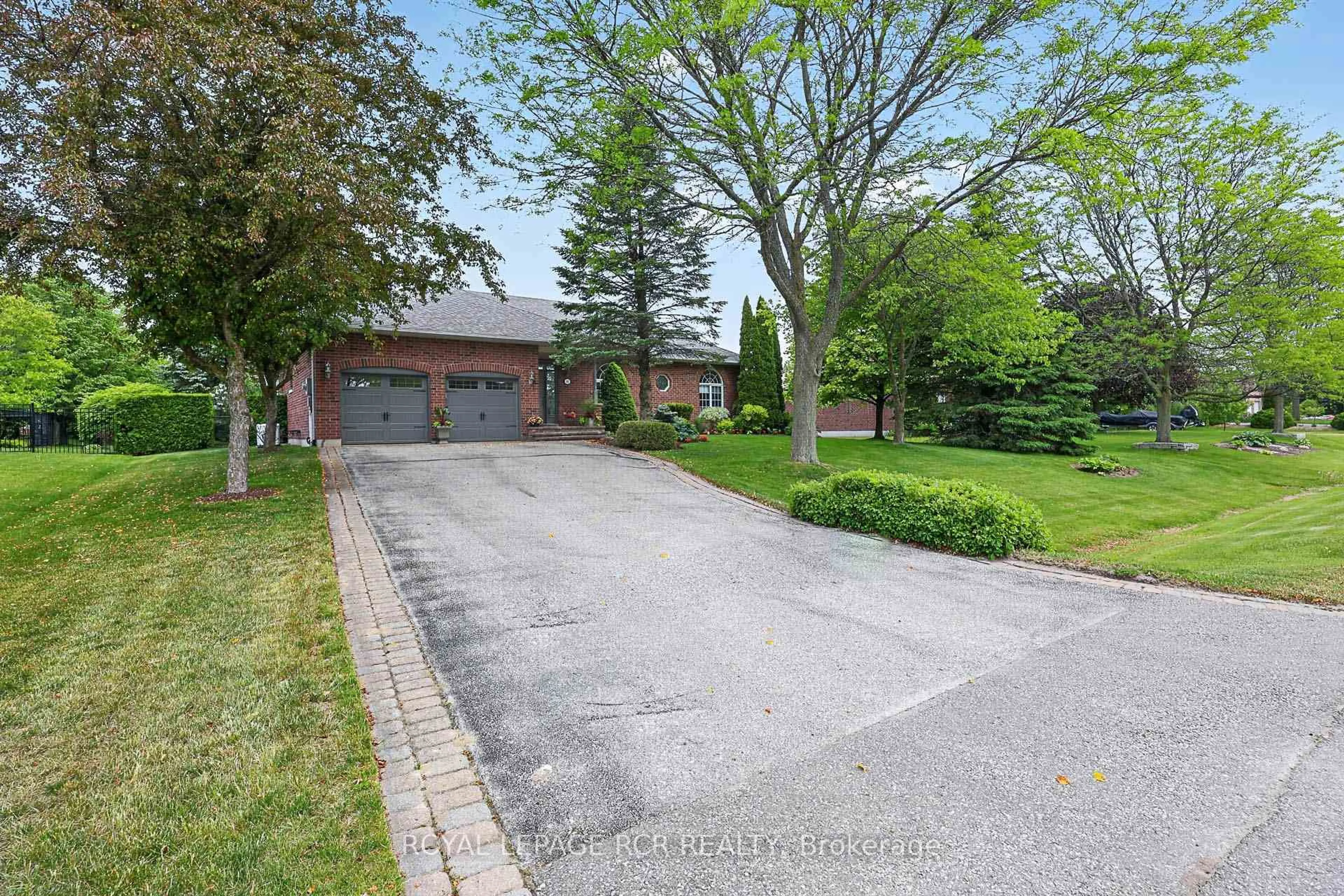 A pic from outside/outdoor area/front of a property/back of a property/a pic from drone, street for 14 Tranmer Rd, Whitchurch-Stouffville Ontario L4A 3J1