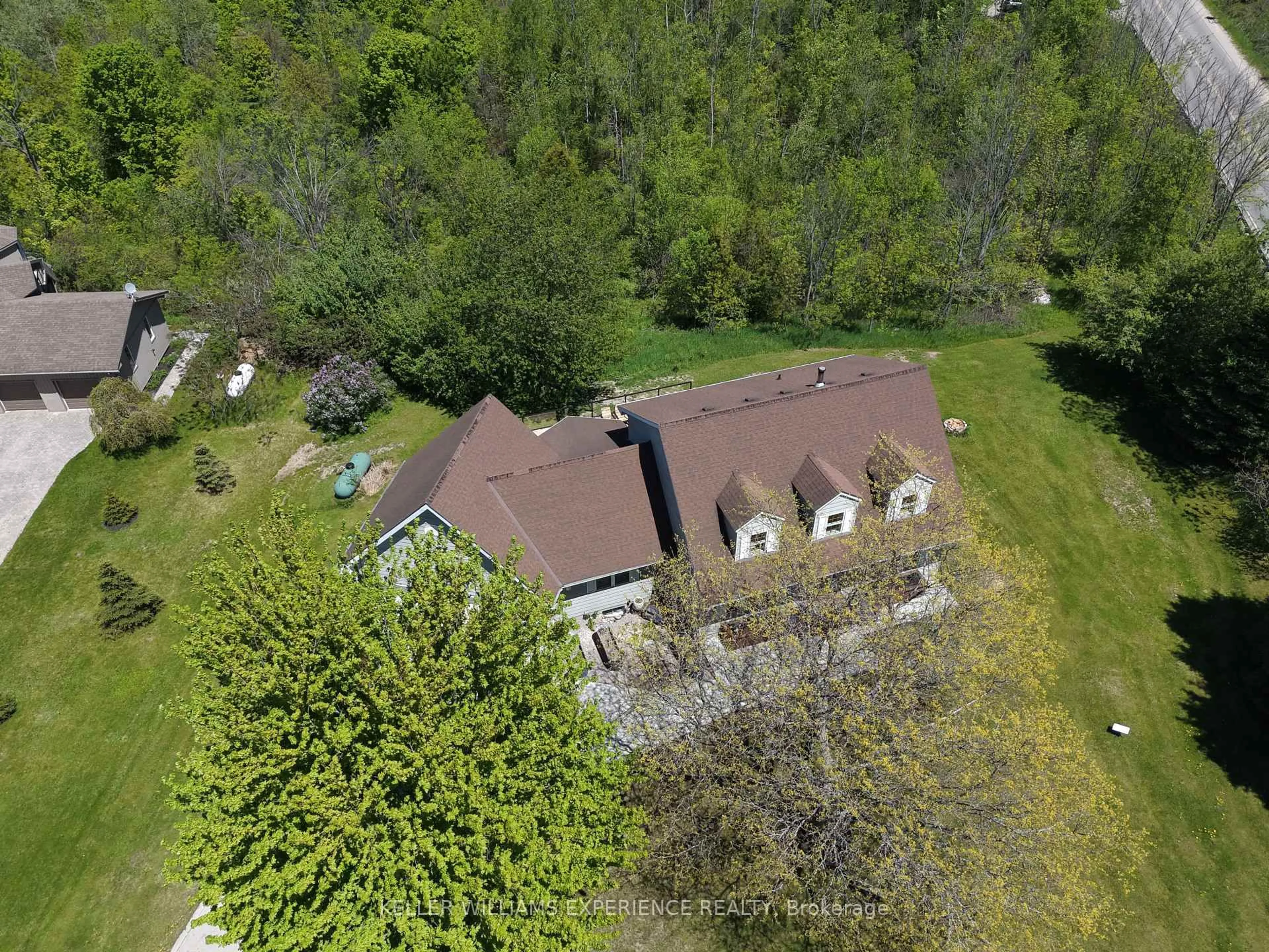 A pic from outside/outdoor area/front of a property/back of a property/a pic from drone, unknown for 2 Algonquin Heights Crt, Essa Ontario L0L 2N0