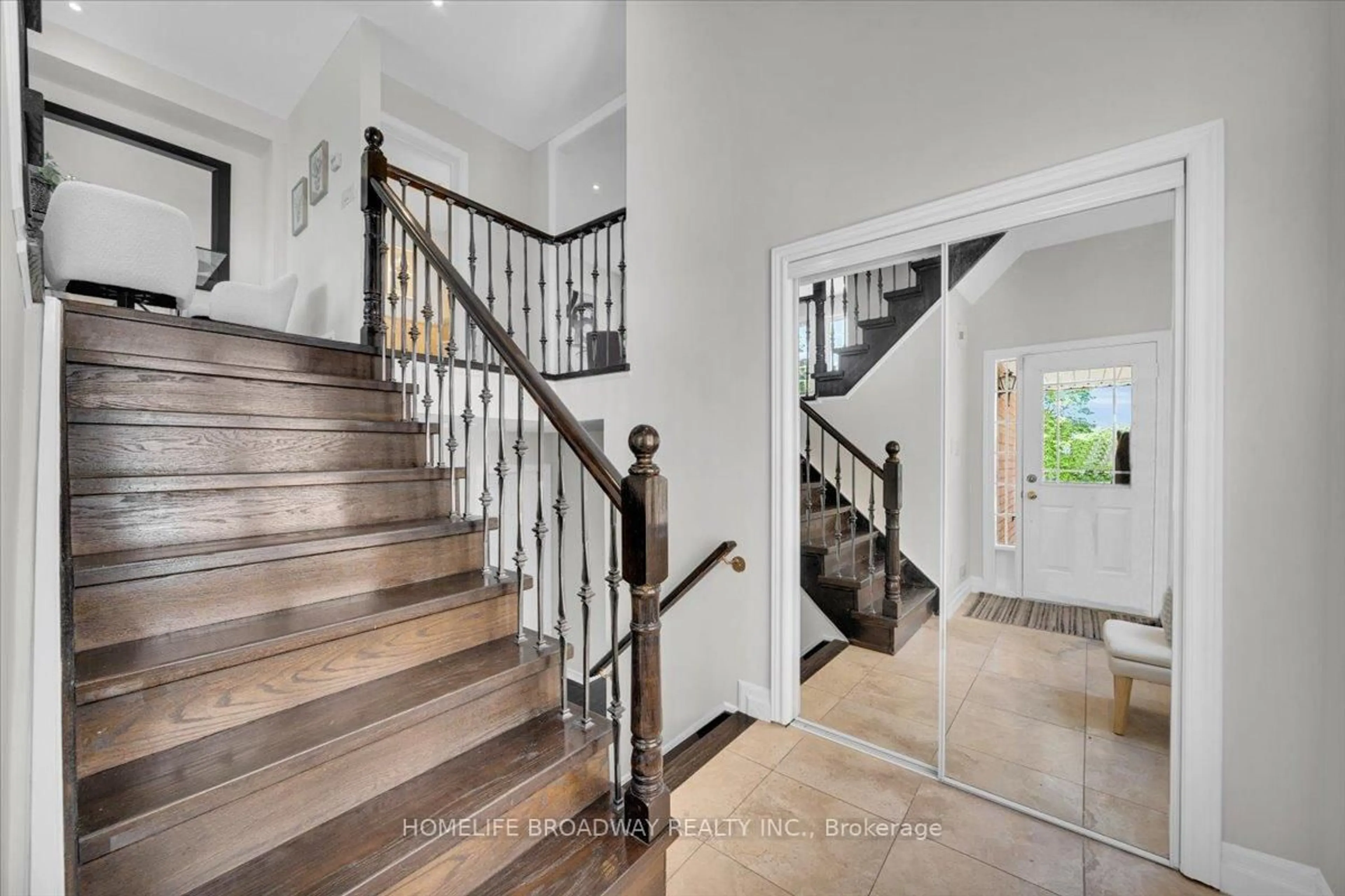 Stairs for 142 Leitchcroft Cres, Markham Ontario L3T 7T6