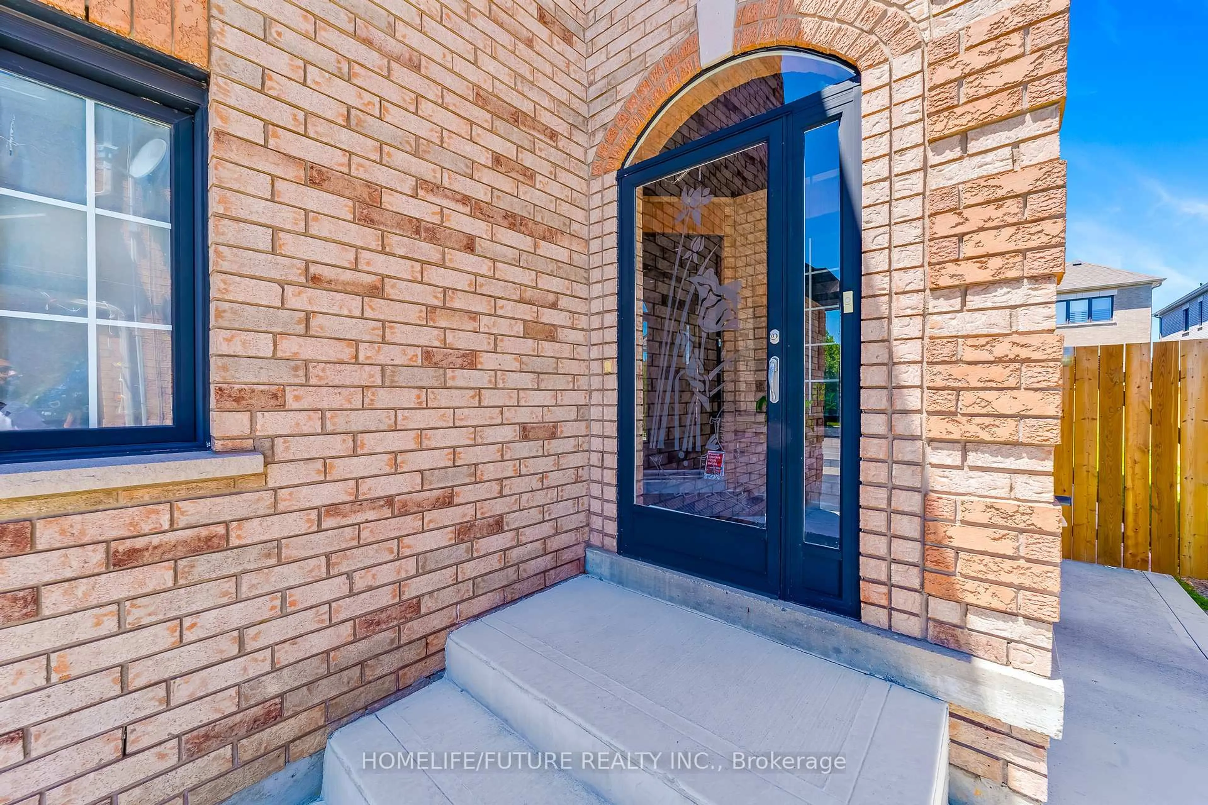 Unknown for 556 Highglen Ave, Markham Ontario L3S 4N3