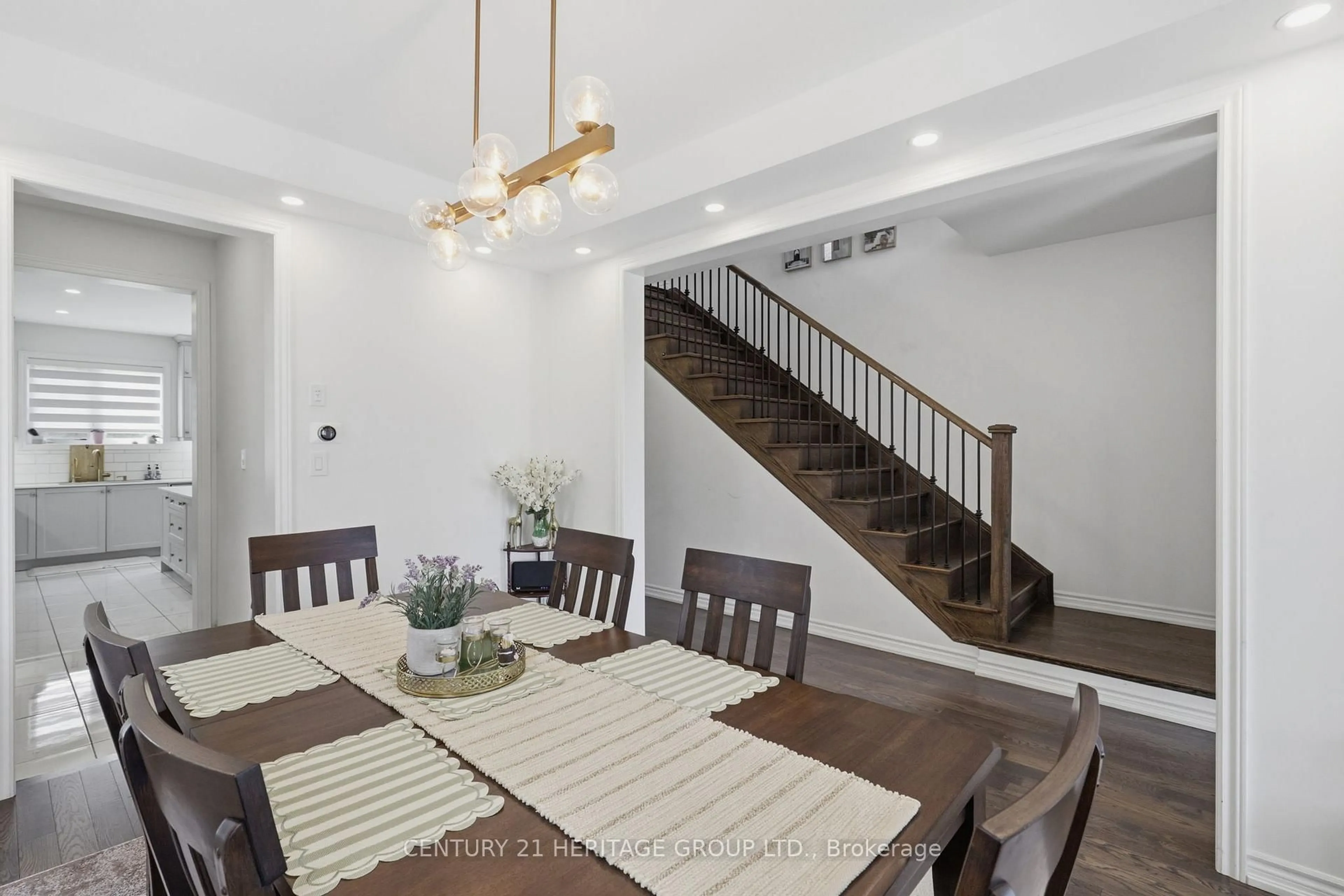 Dining room, unknown for 63 Bethpage Cres, Newmarket Ontario L3X 0M4
