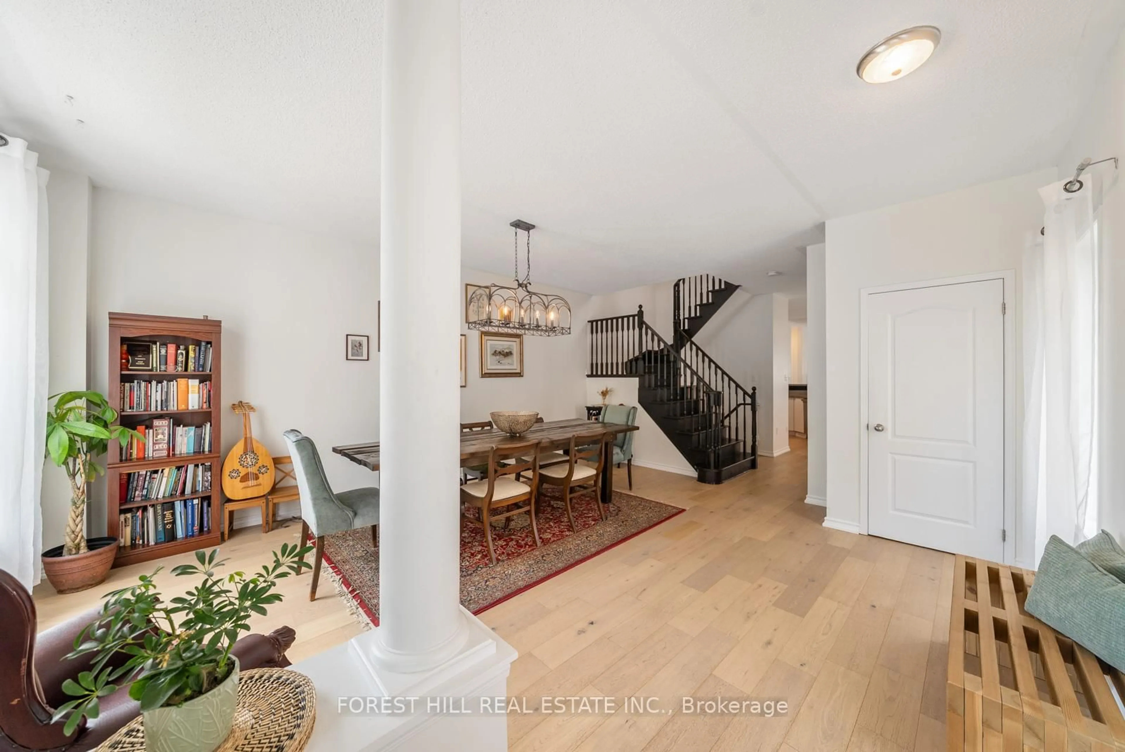 Unknown for 104 Forest Run Blvd, Vaughan Ontario L4K 5H2