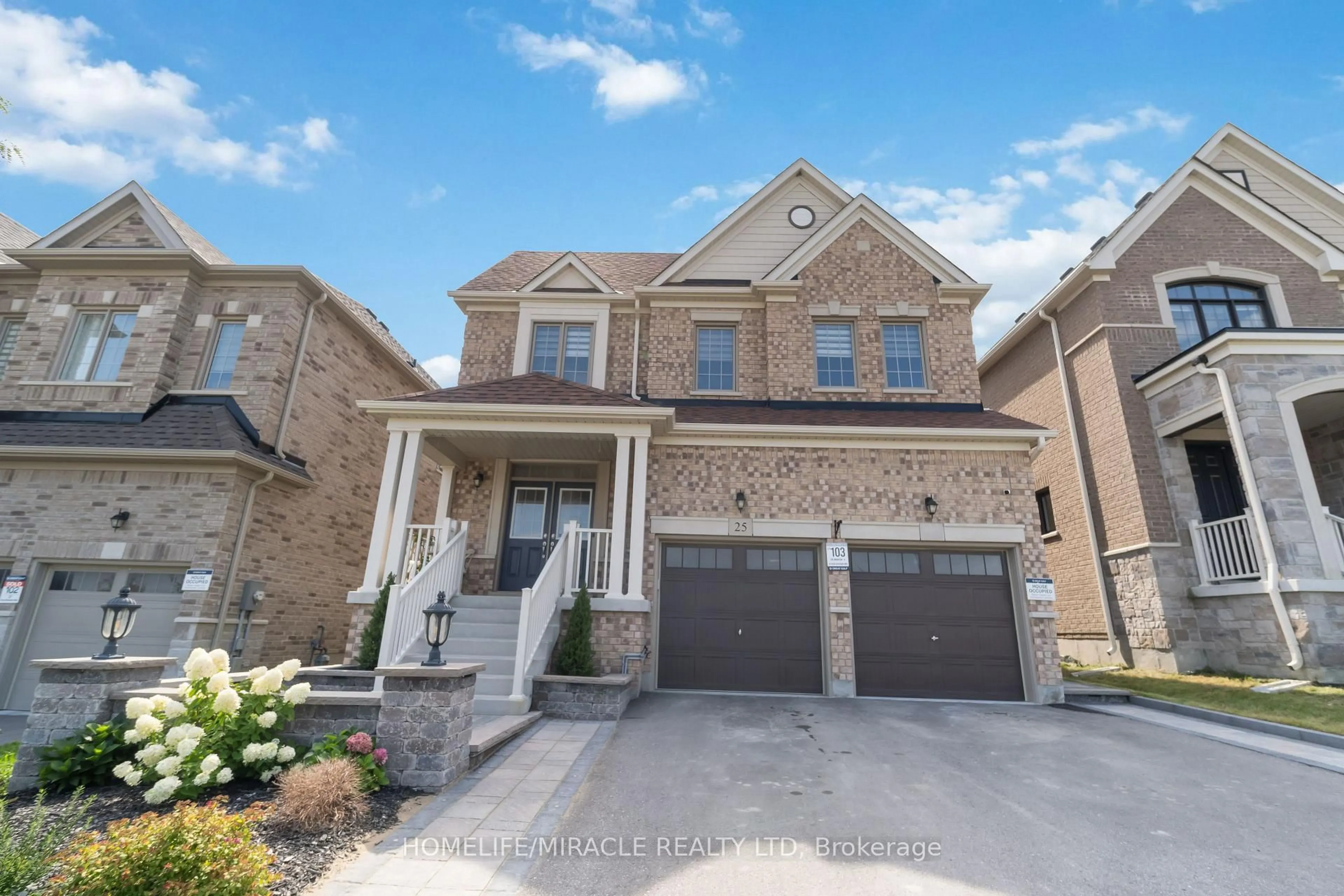 Home with brick exterior material, street for 25 Pear Blossom Way, East Gwillimbury Ontario L9N 0T3