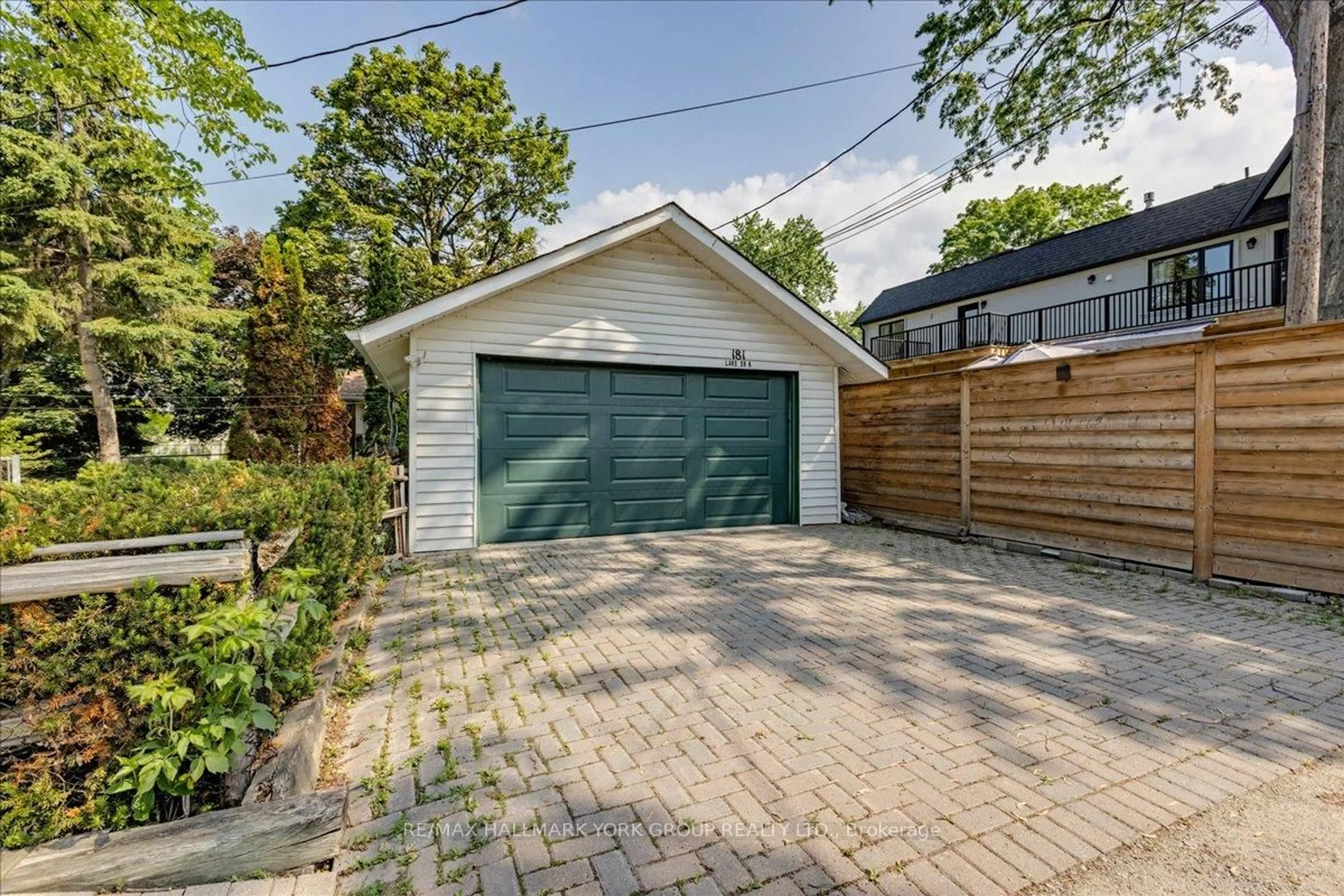 Unknown for 181 Lake Dr, Georgina Ontario L4P 3C8
