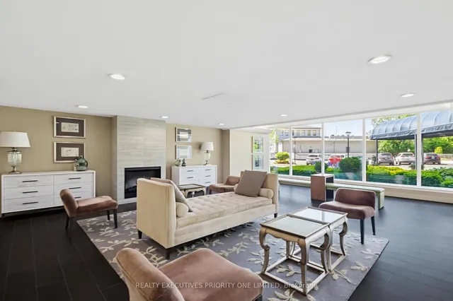 7811 Yonge St #308, Markham 5