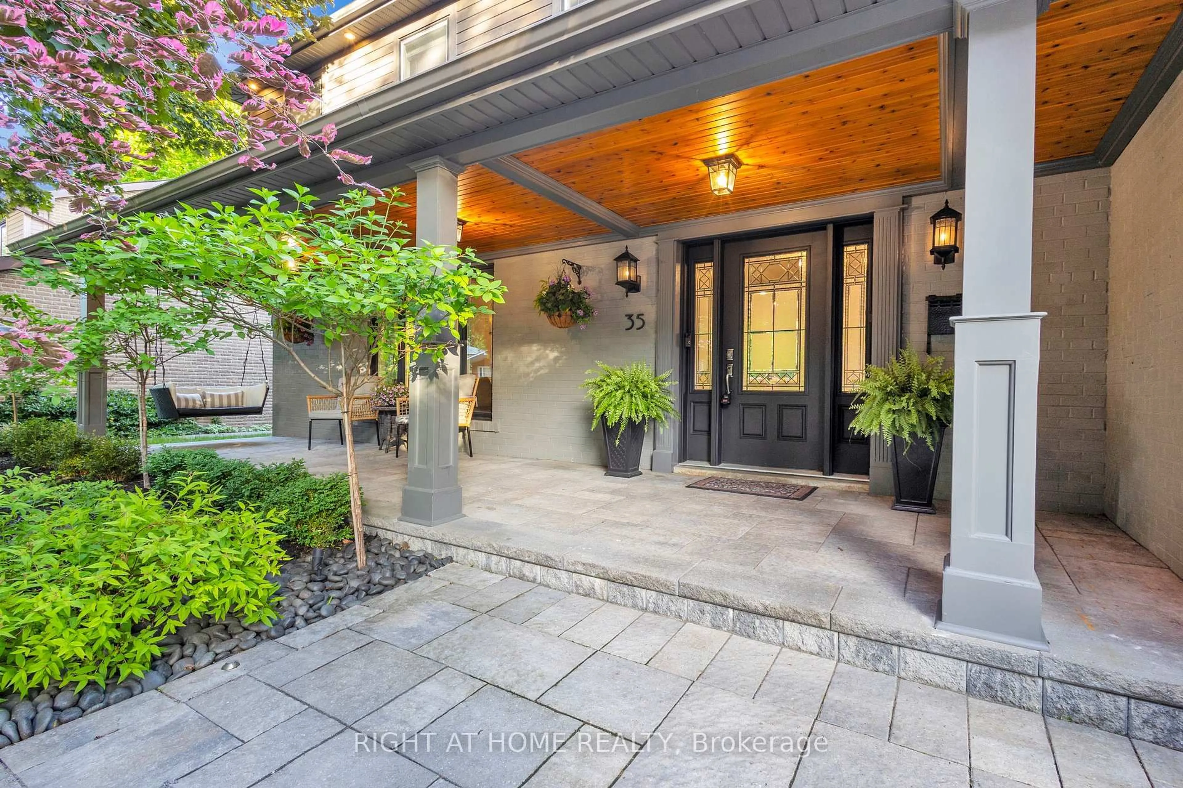 Indoor entryway for 35 Senator Reesor's Dr, Markham Ontario L3P 3E3