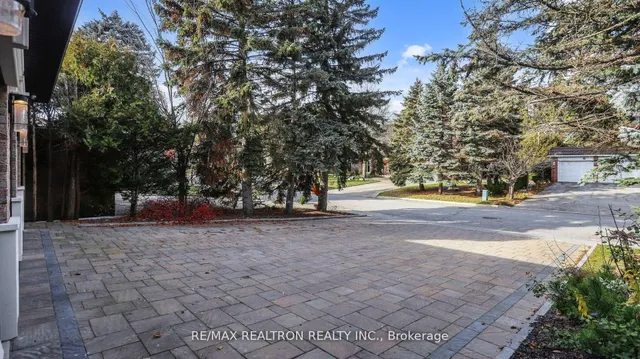 1 Whitelaw Crt, Markham 3