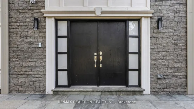 1 Whitelaw Crt, Markham 4