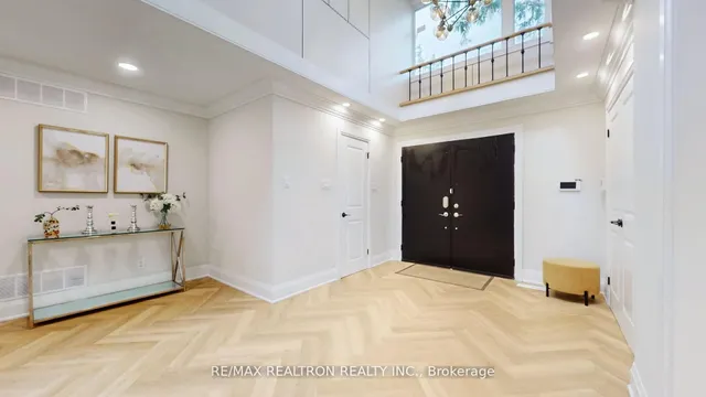 1 Whitelaw Crt, Markham 5
