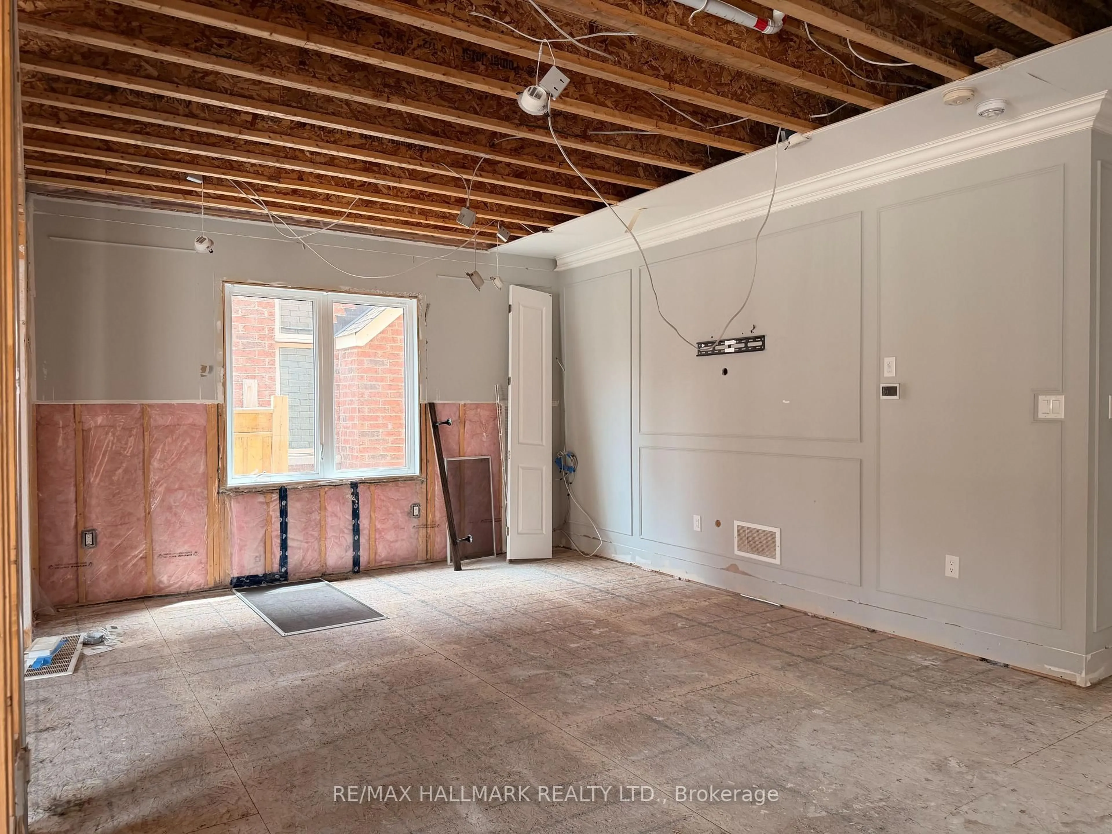 A pic of a room for 86 Holt Dr, New Tecumseth Ontario L9R 0R2