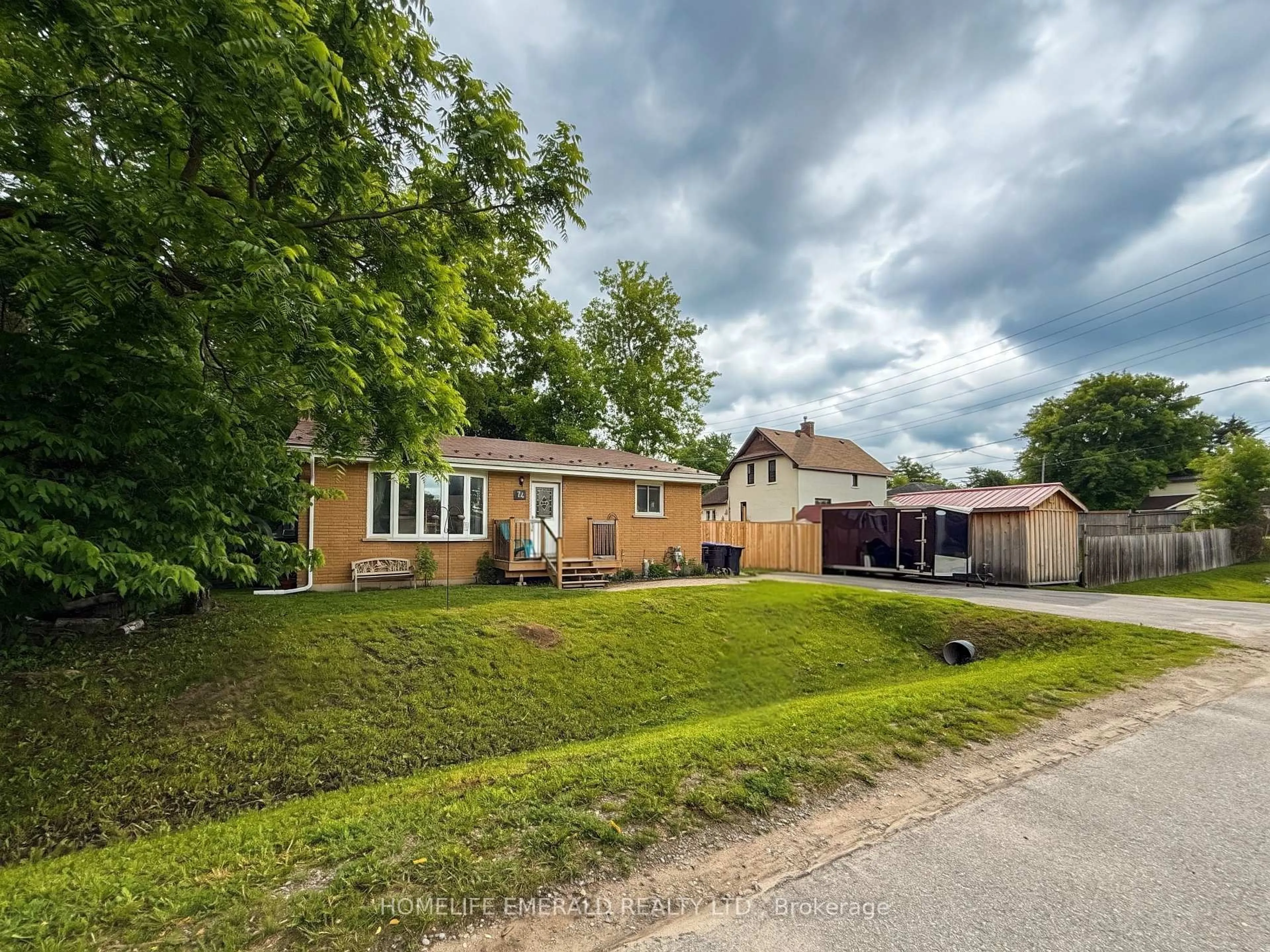 A pic from outside/outdoor area/front of a property/back of a property/a pic from drone, street for 74 VERNON St, Essa Ontario L0M 1B0