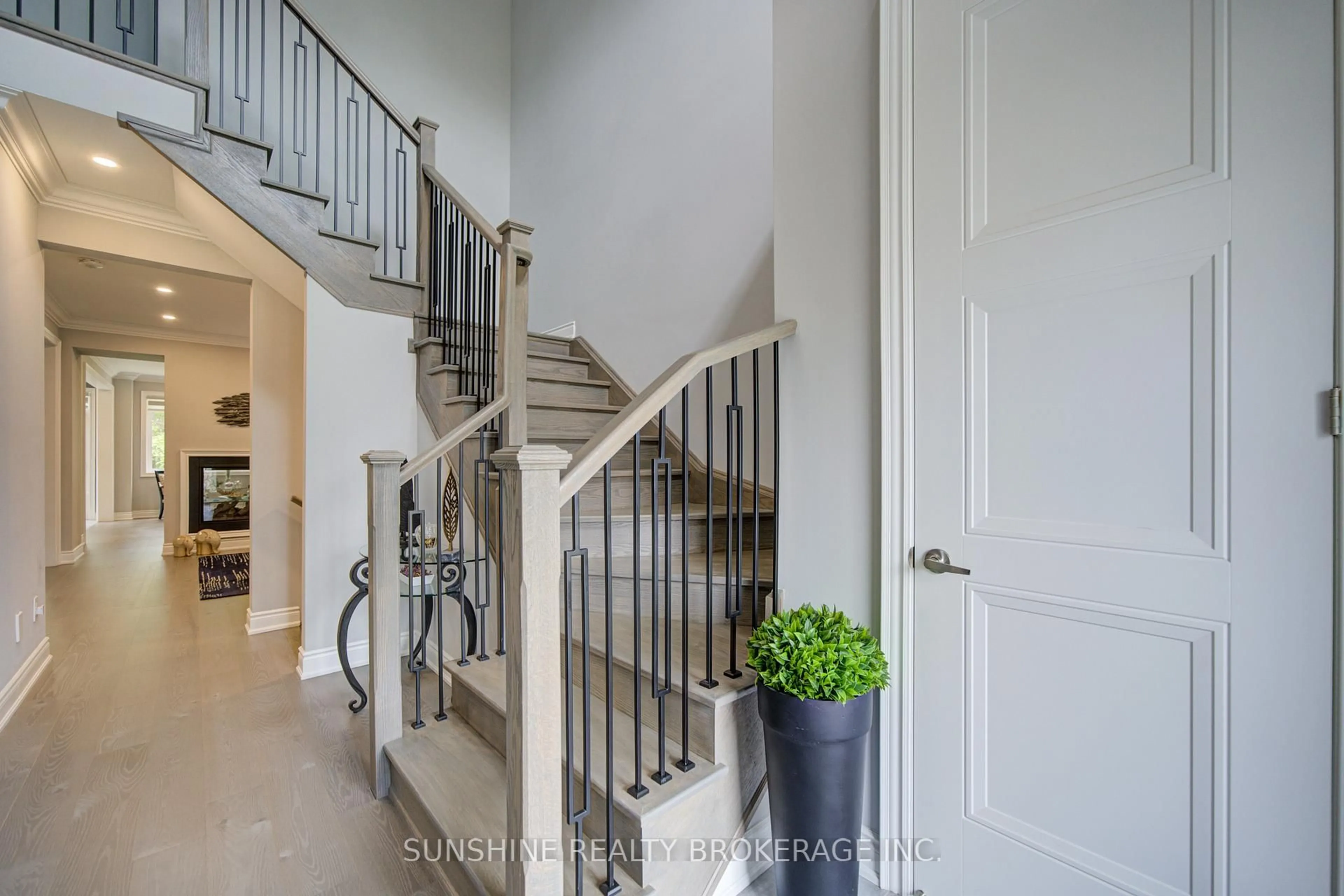 Unknown for 62 Betty May Cres, East Gwillimbury Ontario L9N 1S2