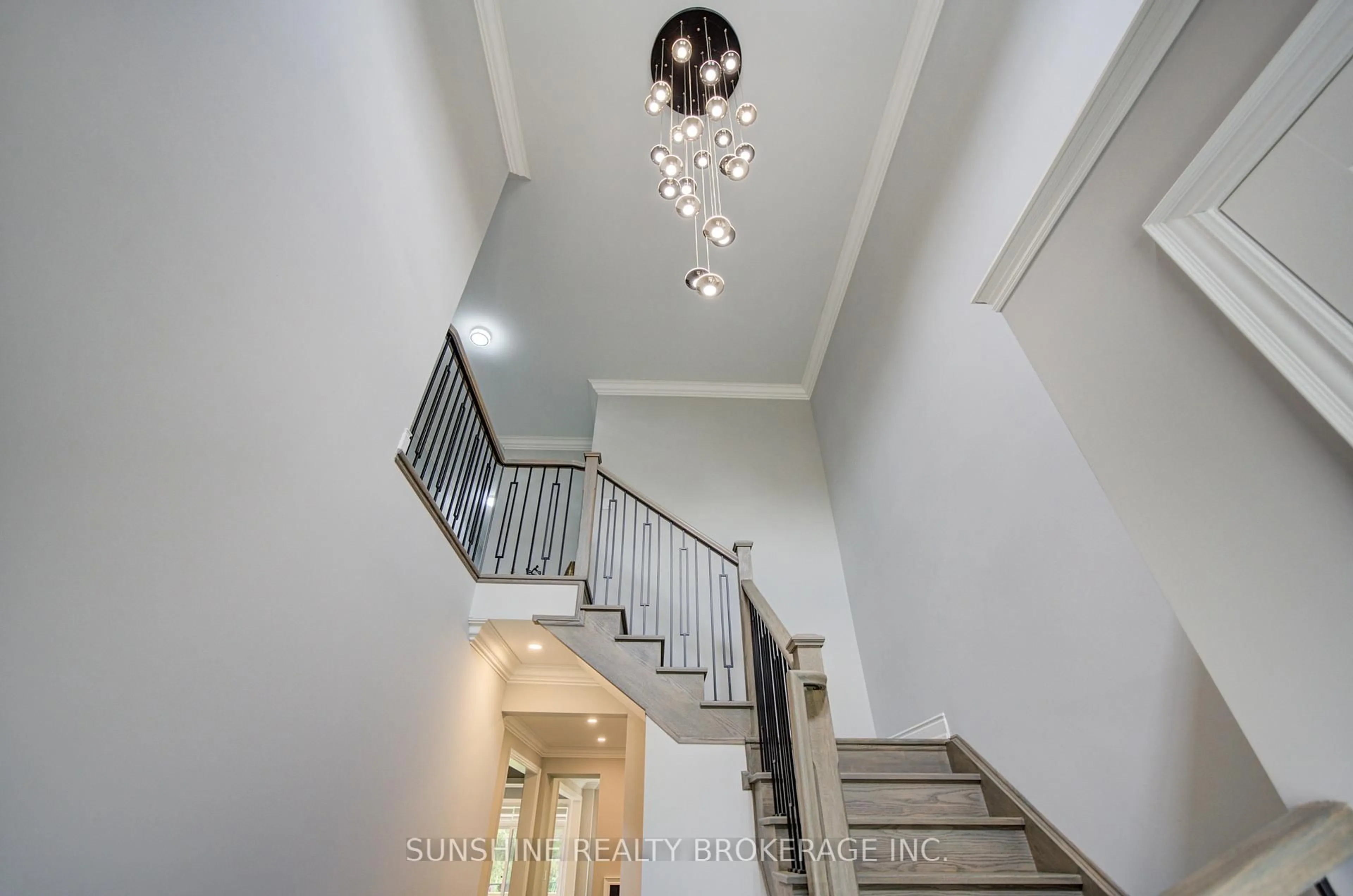 Indoor foyer for 62 Betty May Cres, East Gwillimbury Ontario L9N 1S2