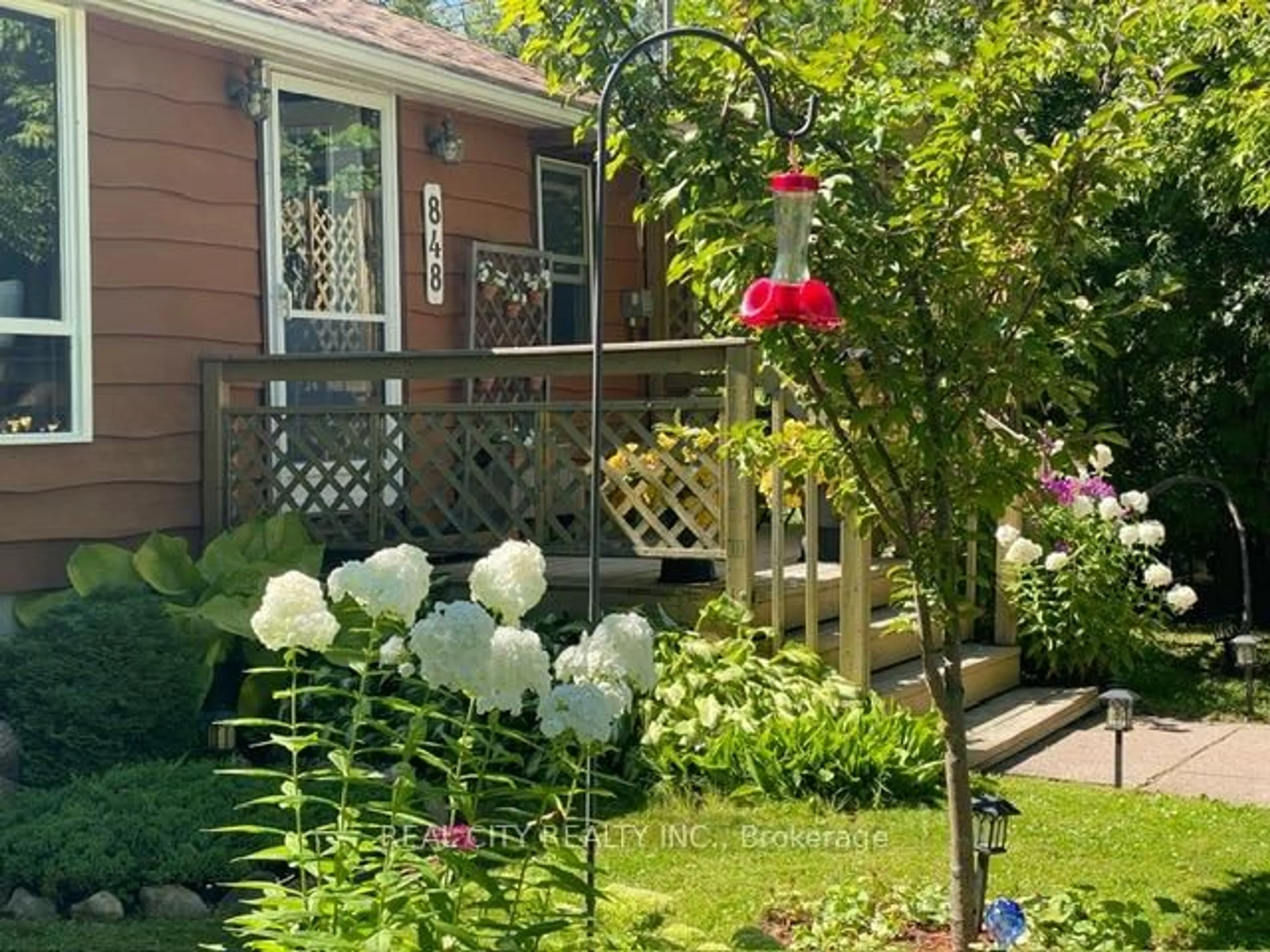 A pic from outside/outdoor area/front of a property/back of a property/a pic from drone, street for 848 Crescent Beach Rd, Georgina Ontario L4P 3N9