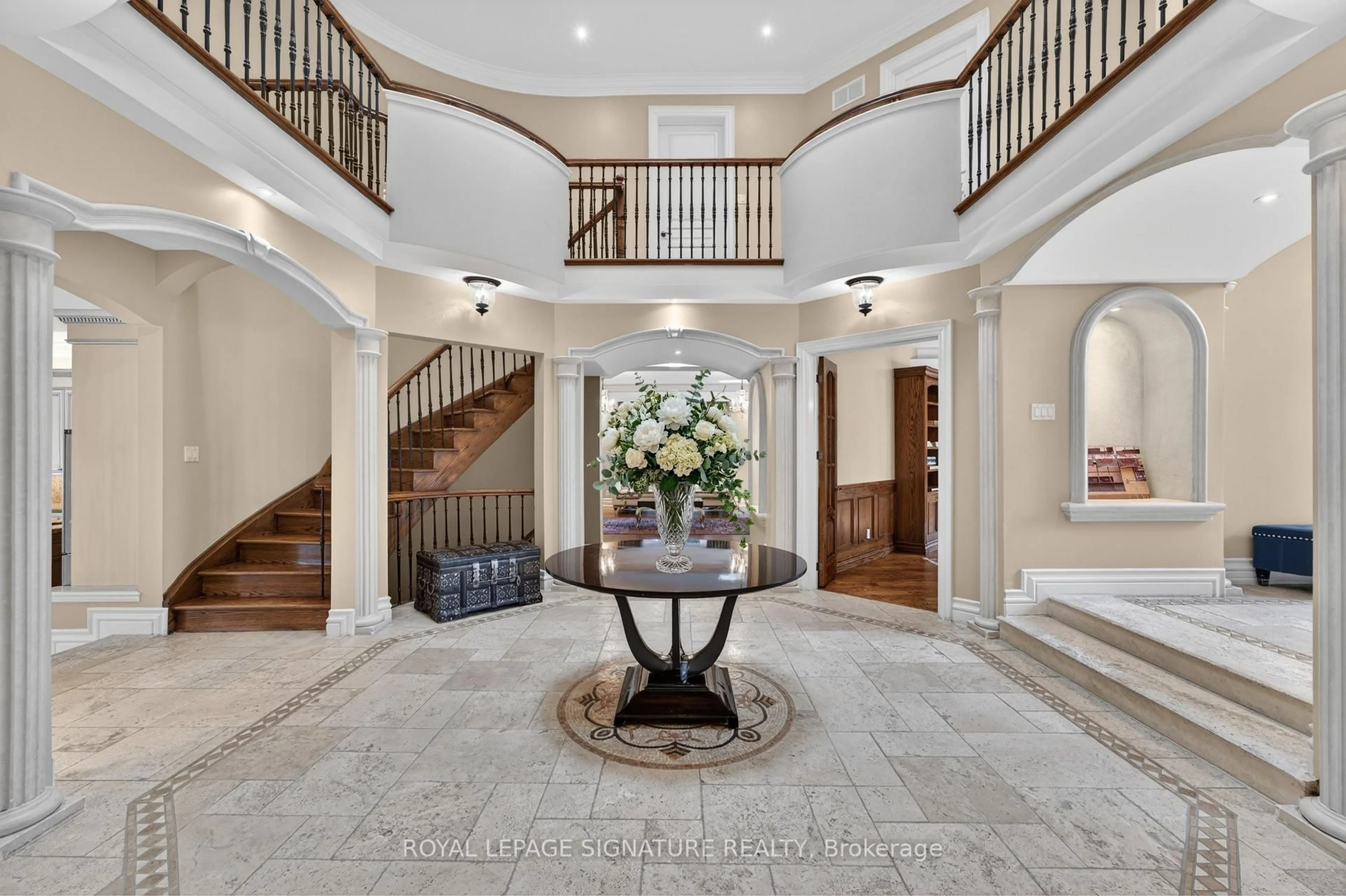 Indoor foyer for 217 Garden Ave, Richmond Hill Ontario L4C 6L8