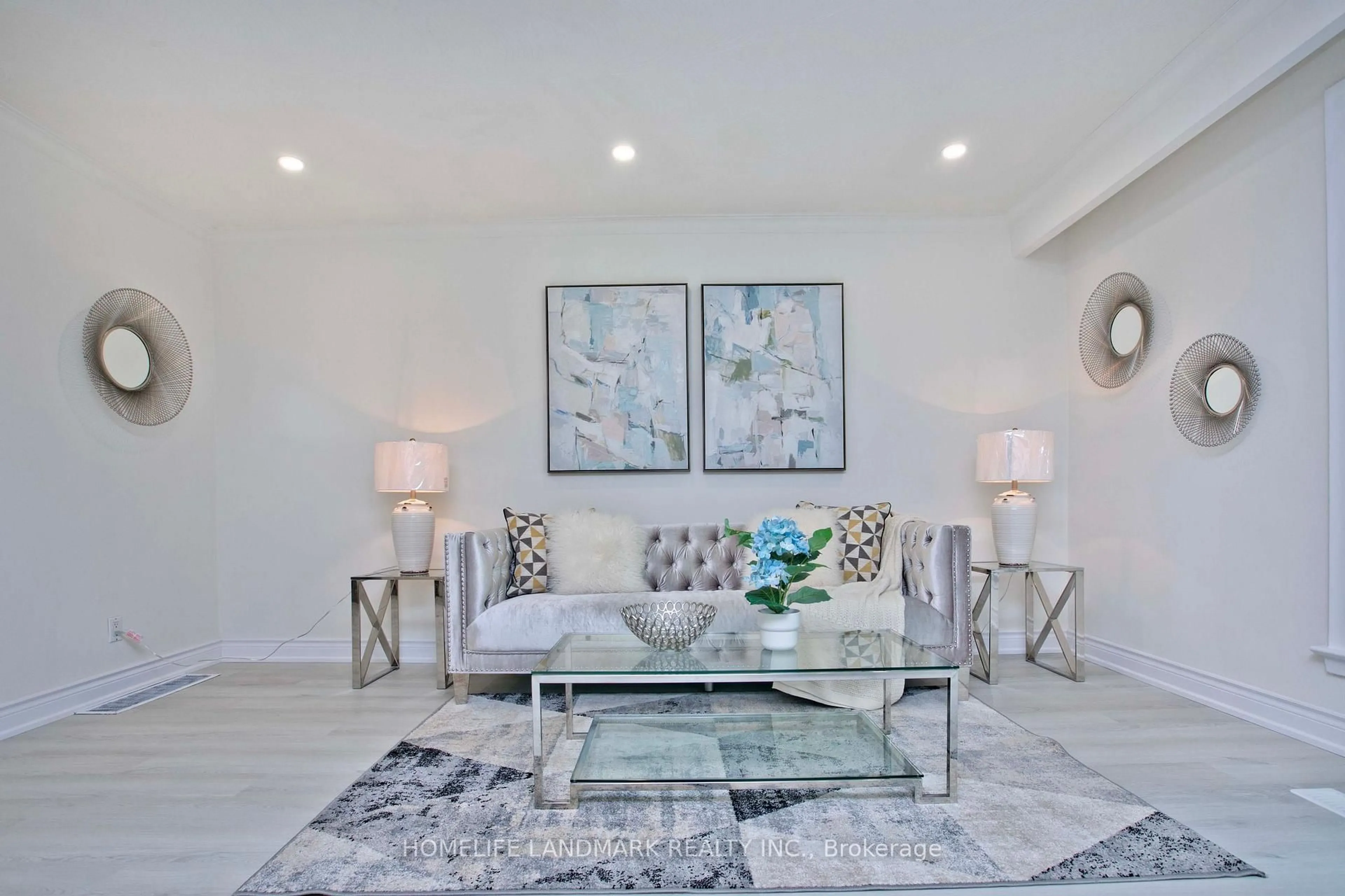 Living room with furniture, unknown for 517 Lynett Cres, Richmond Hill Ontario L4C 2V8