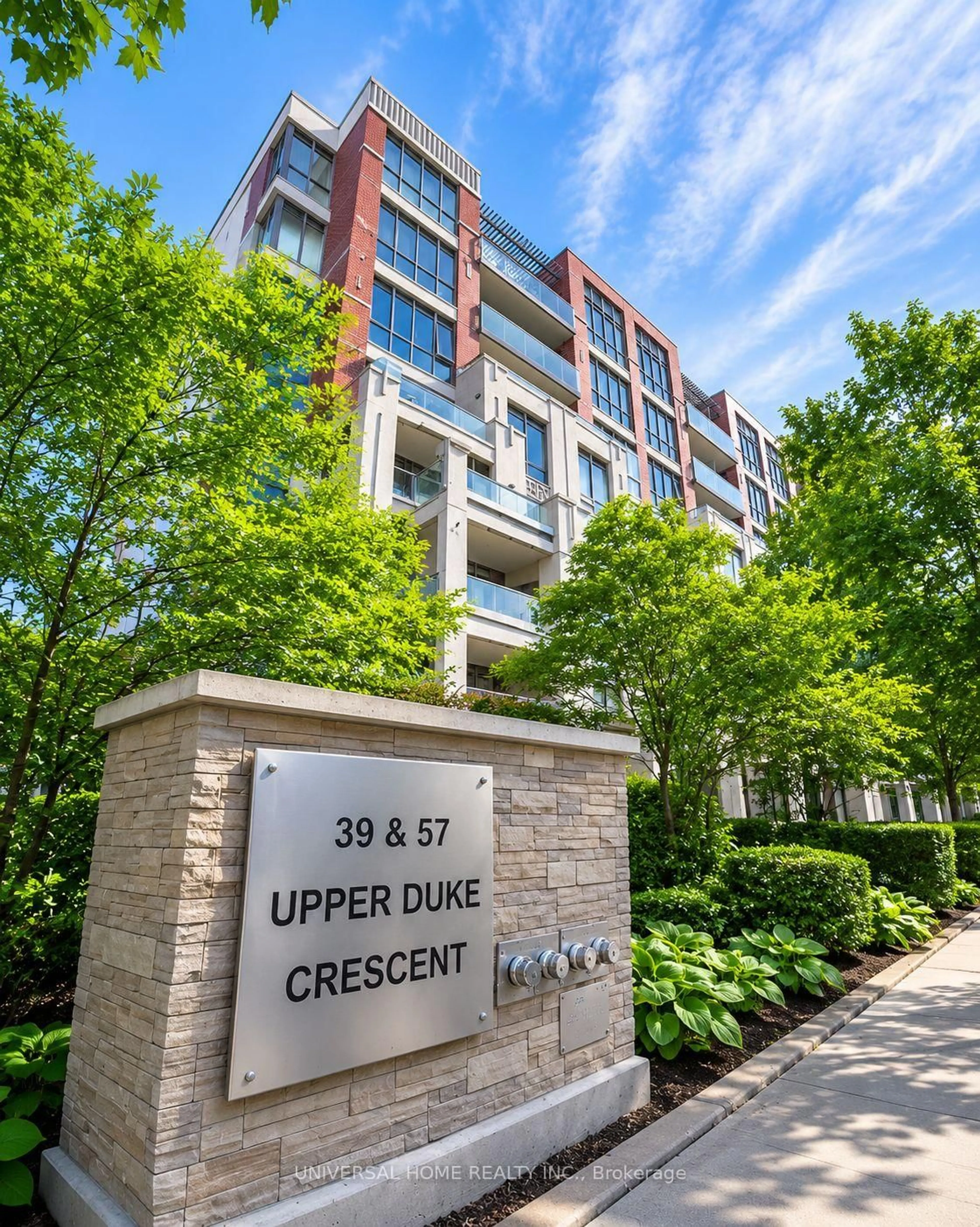 Indoor foyer for 39 UPPER DUKE Cres #501, Markham Ontario L6C 0B8