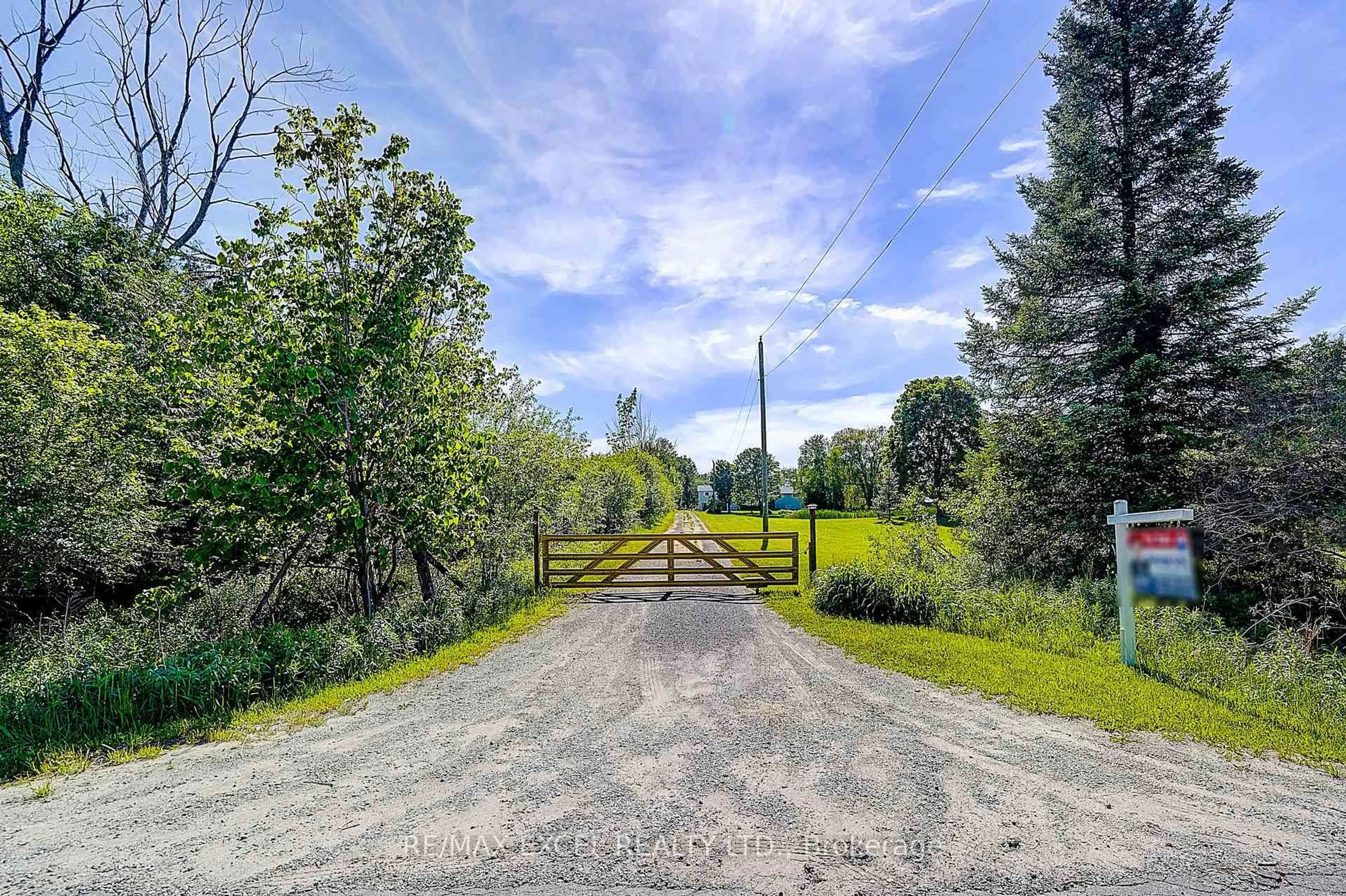 A pic from outside/outdoor area/front of a property/back of a property/a pic from drone, unknown for 14450 Concession 5, Uxbridge Ontario L9P 1R2