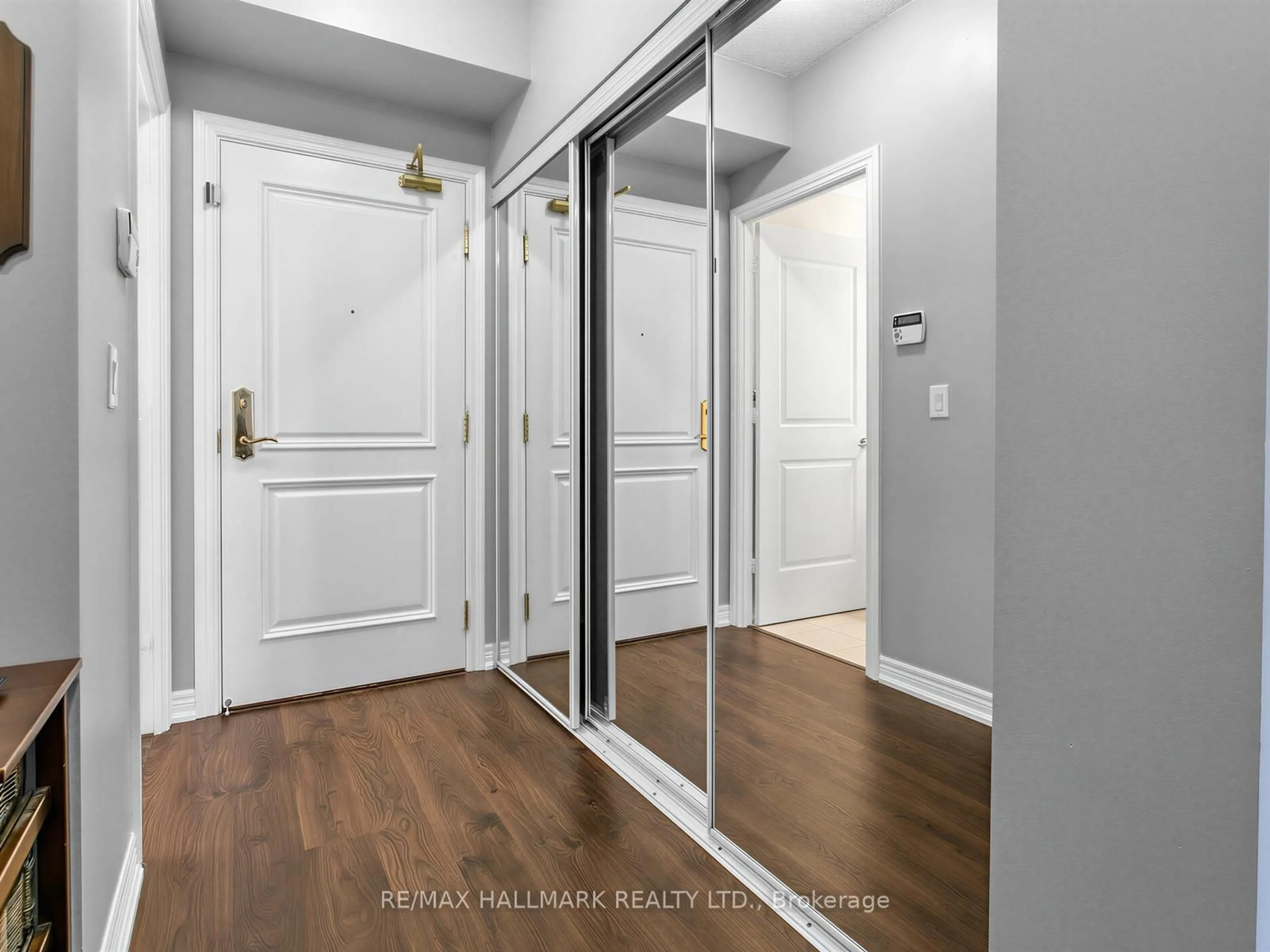 Indoor entryway for 9245 Jane St #303, Vaughan Ontario L6A 0J9