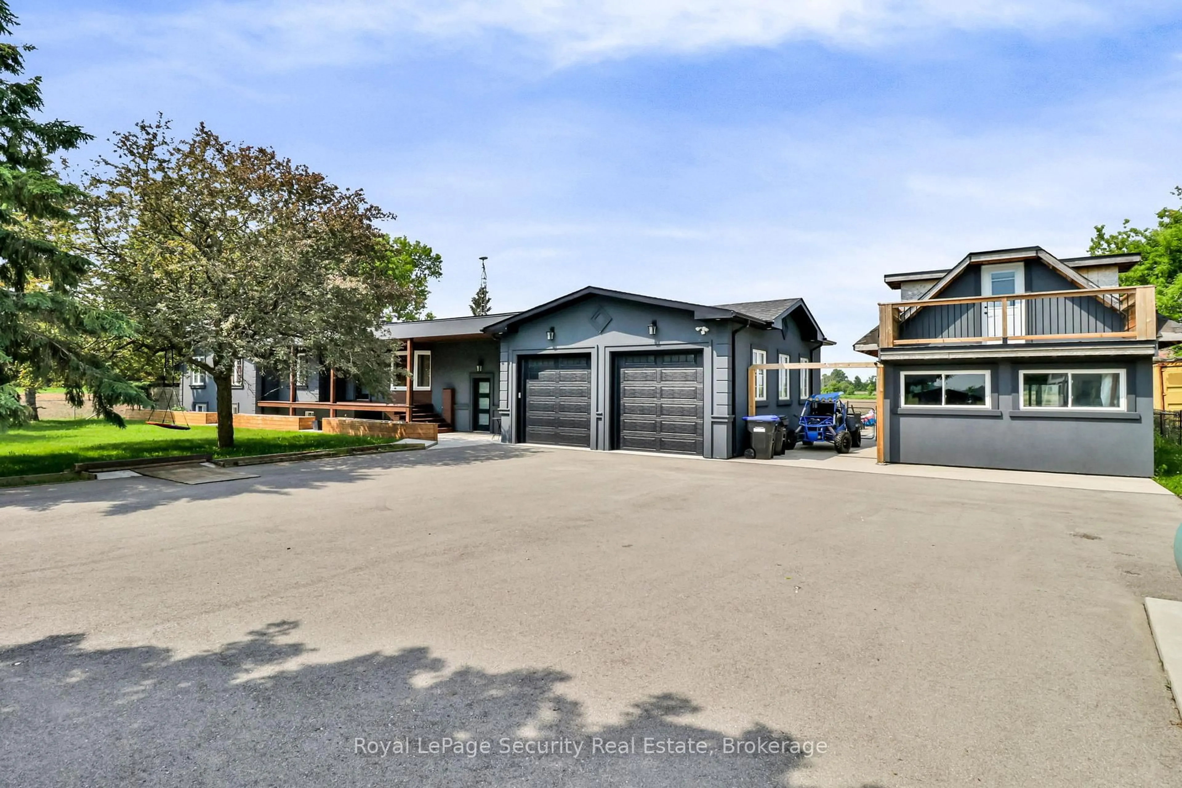 Indoor garage for 5976 10th Line, Essa Ontario L0L 2N2