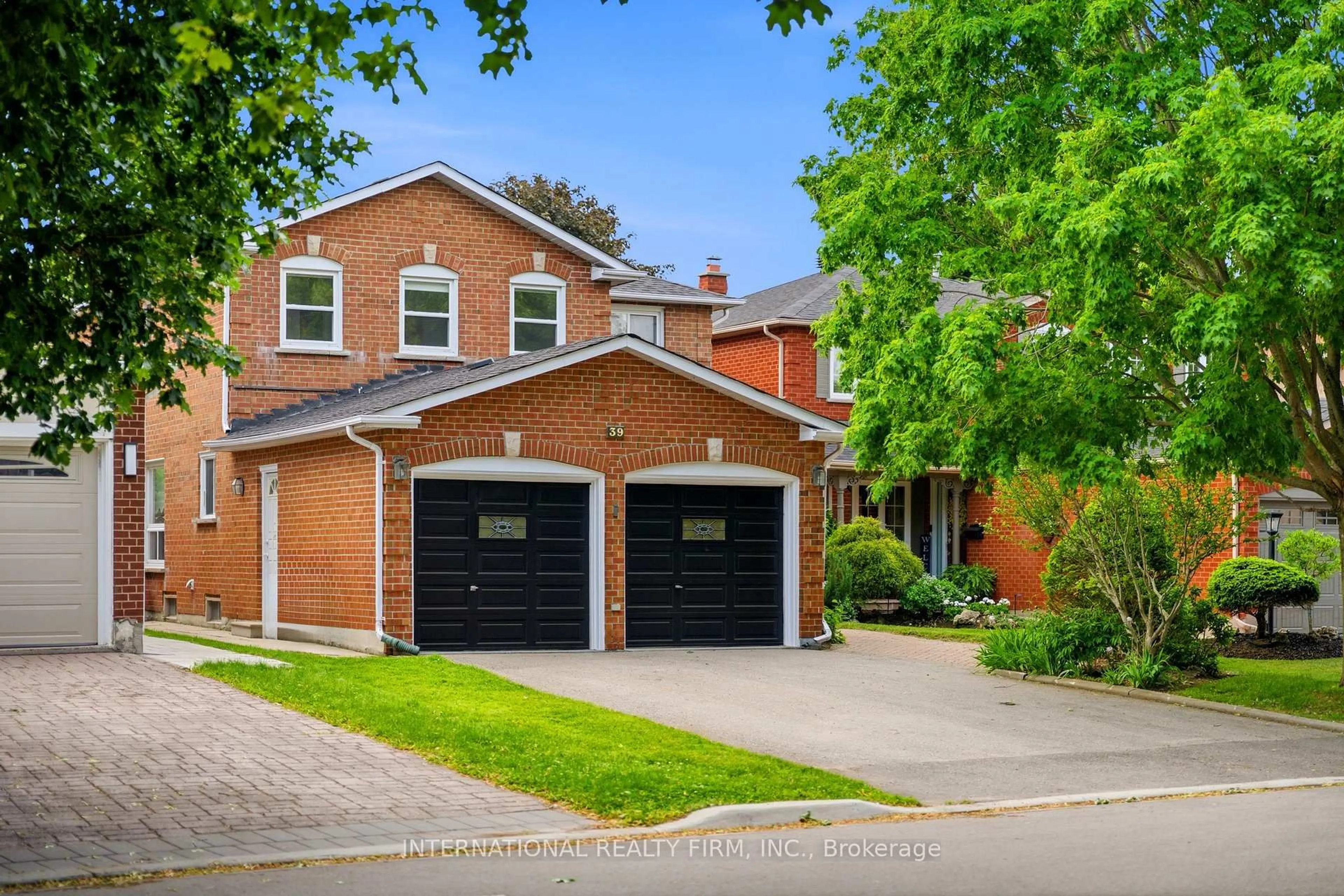Home with brick exterior material, street for 39 Couperthwaite Cres, Markham Ontario L3R 6N4
