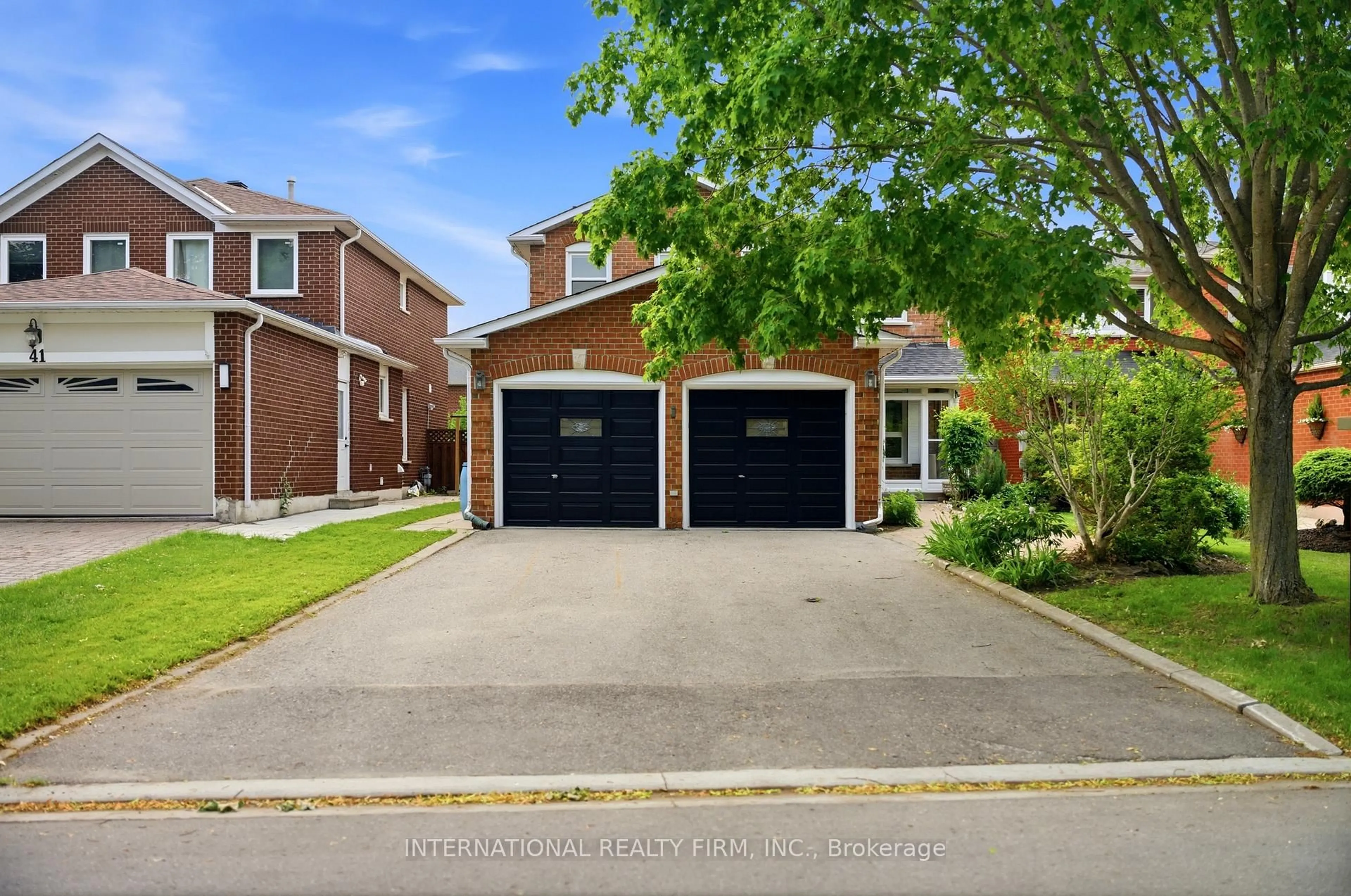 Home with brick exterior material, street for 39 Couperthwaite Cres, Markham Ontario L3R 6N4