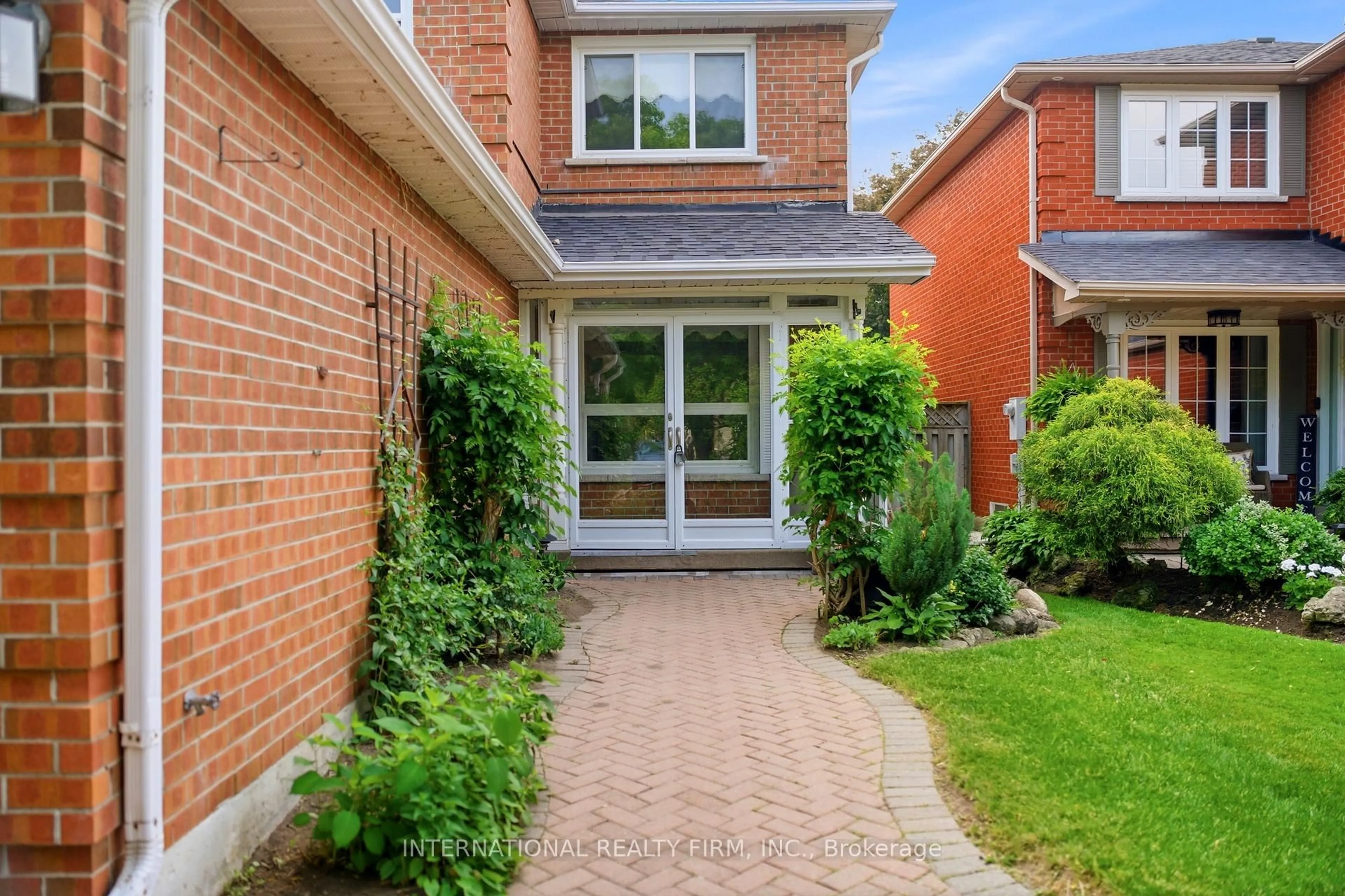 Home with brick exterior material, street for 39 Couperthwaite Cres, Markham Ontario L3R 6N4