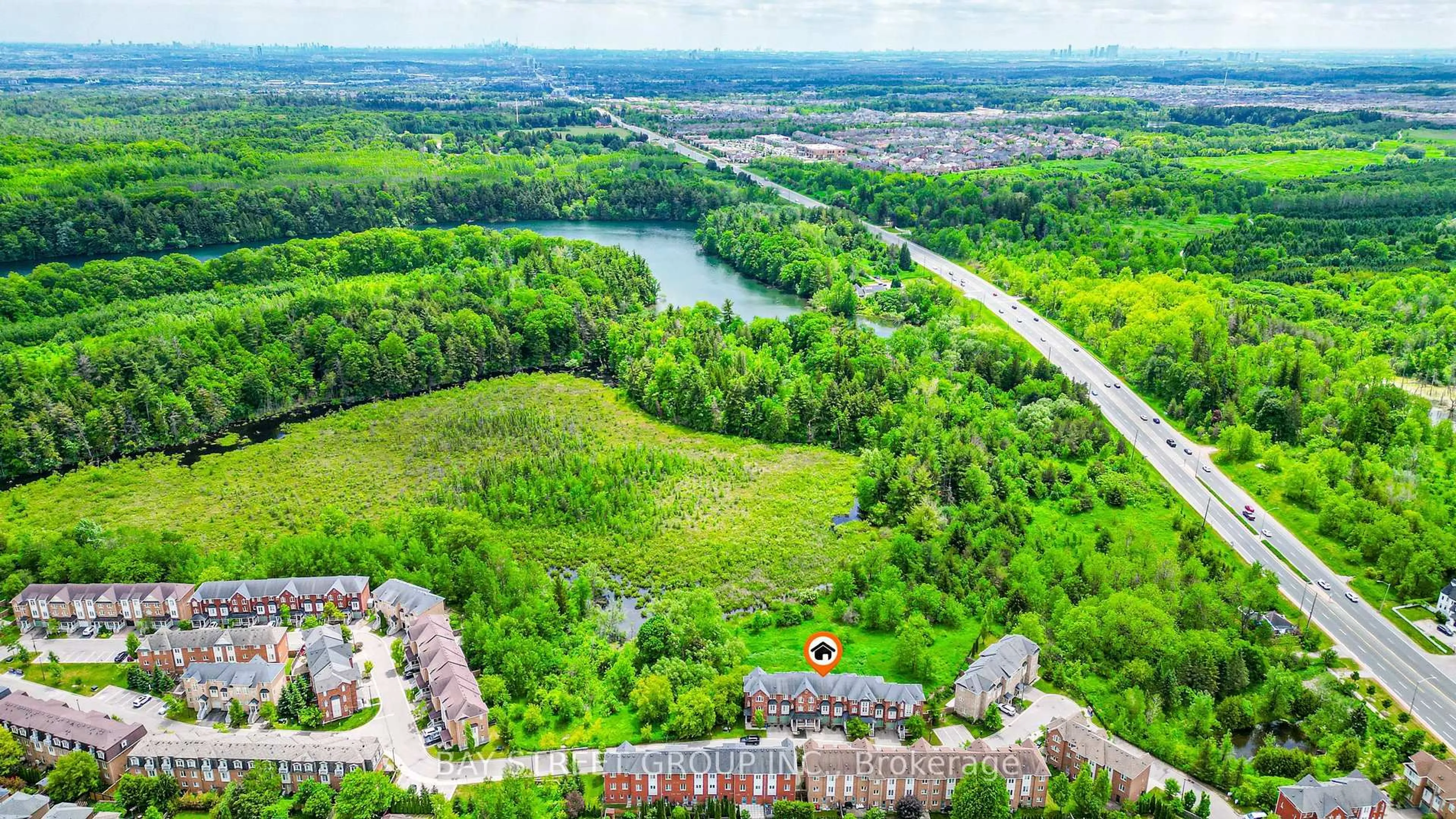 A pic from outside/outdoor area/front of a property/back of a property/a pic from drone, water/lake/river/ocean view for 15 Old Colony Rd ##89, Richmond Hill Ontario L4E 4L4