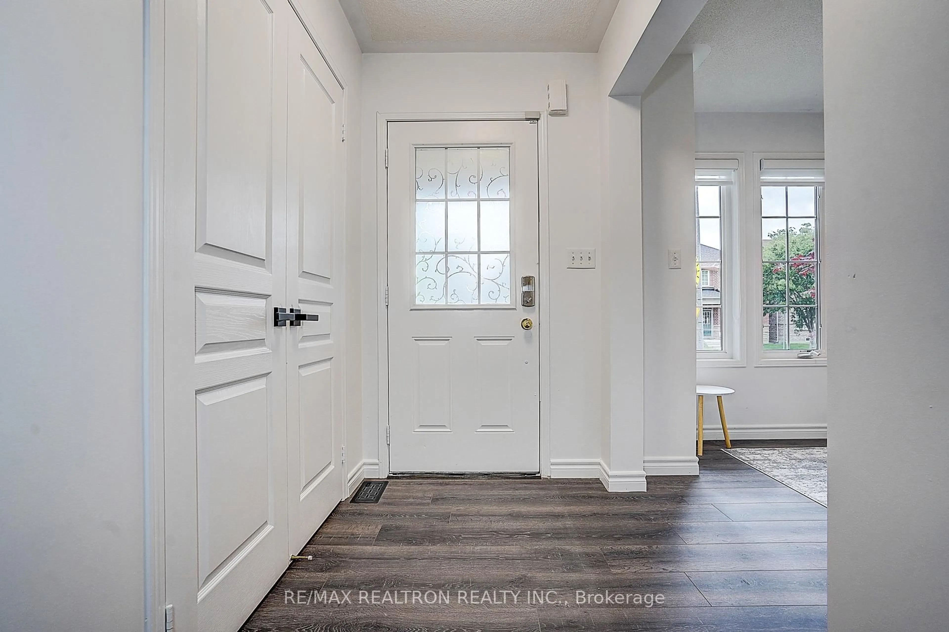 Indoor entryway for 683 Cornell Rouge Blvd, Markham Ontario L6B 0P4