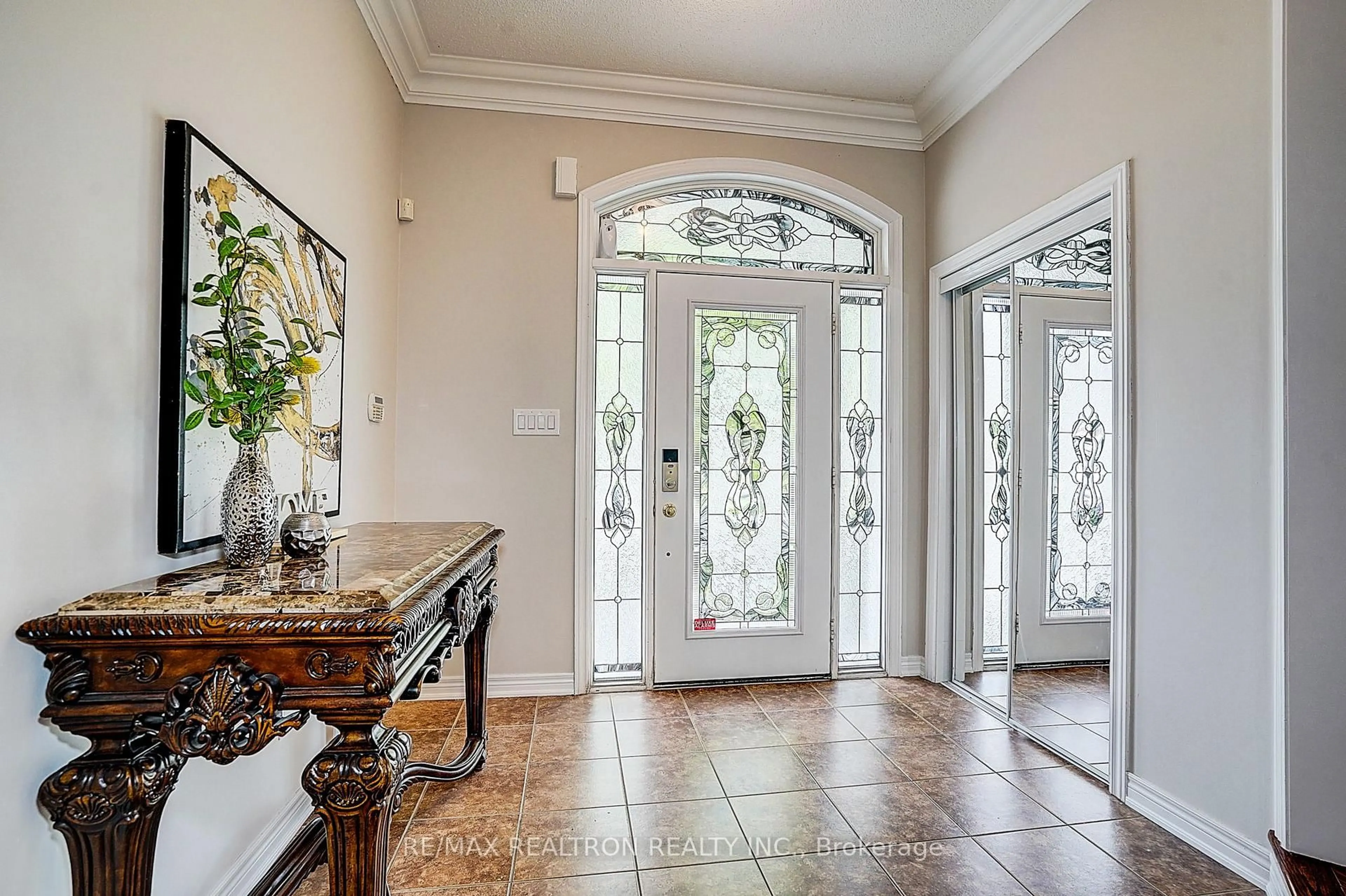Indoor entryway for 76 Boswell Rd, Markham Ontario L6B 0M5