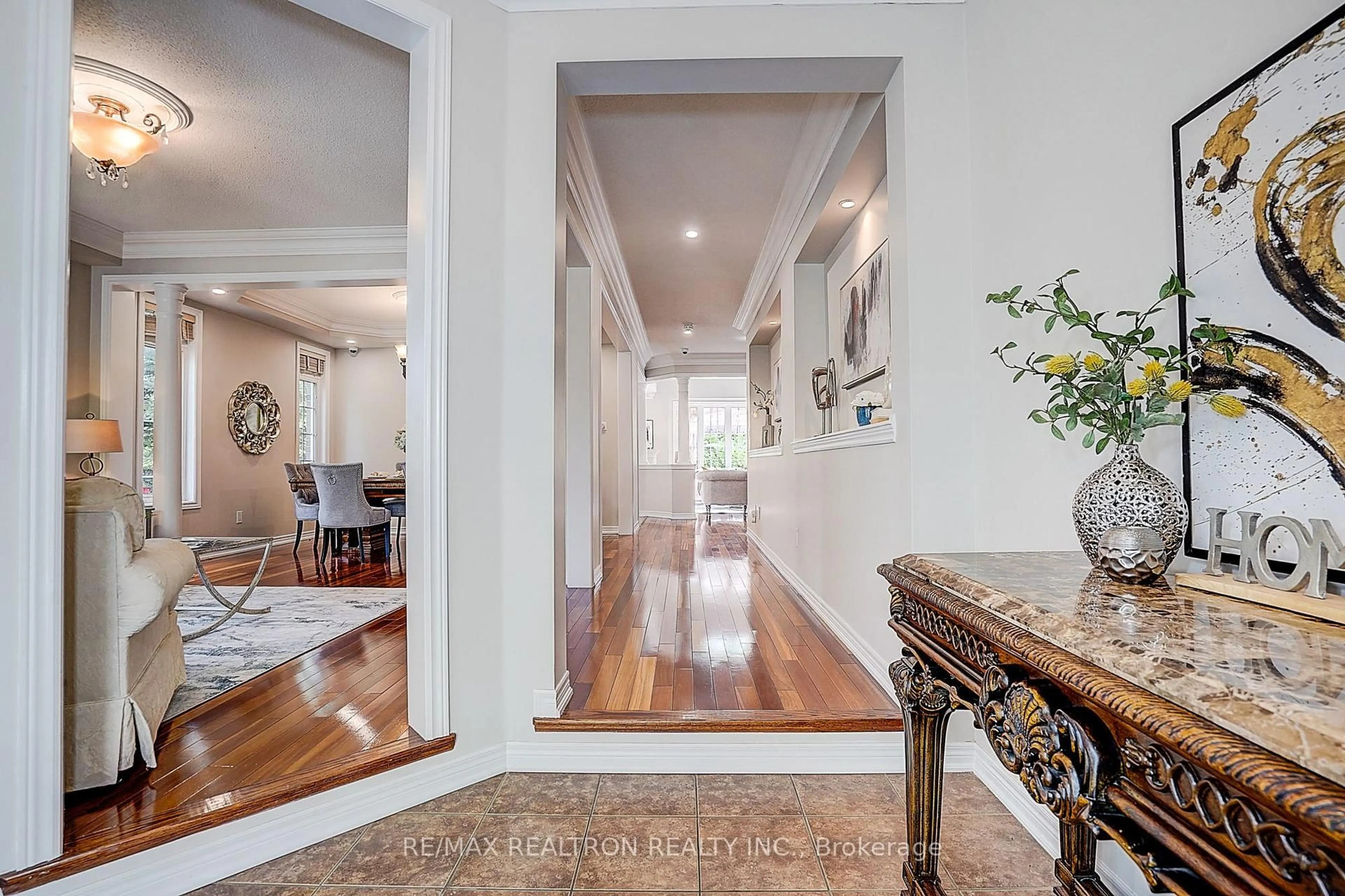 Indoor entryway for 76 Boswell Rd, Markham Ontario L6B 0M5