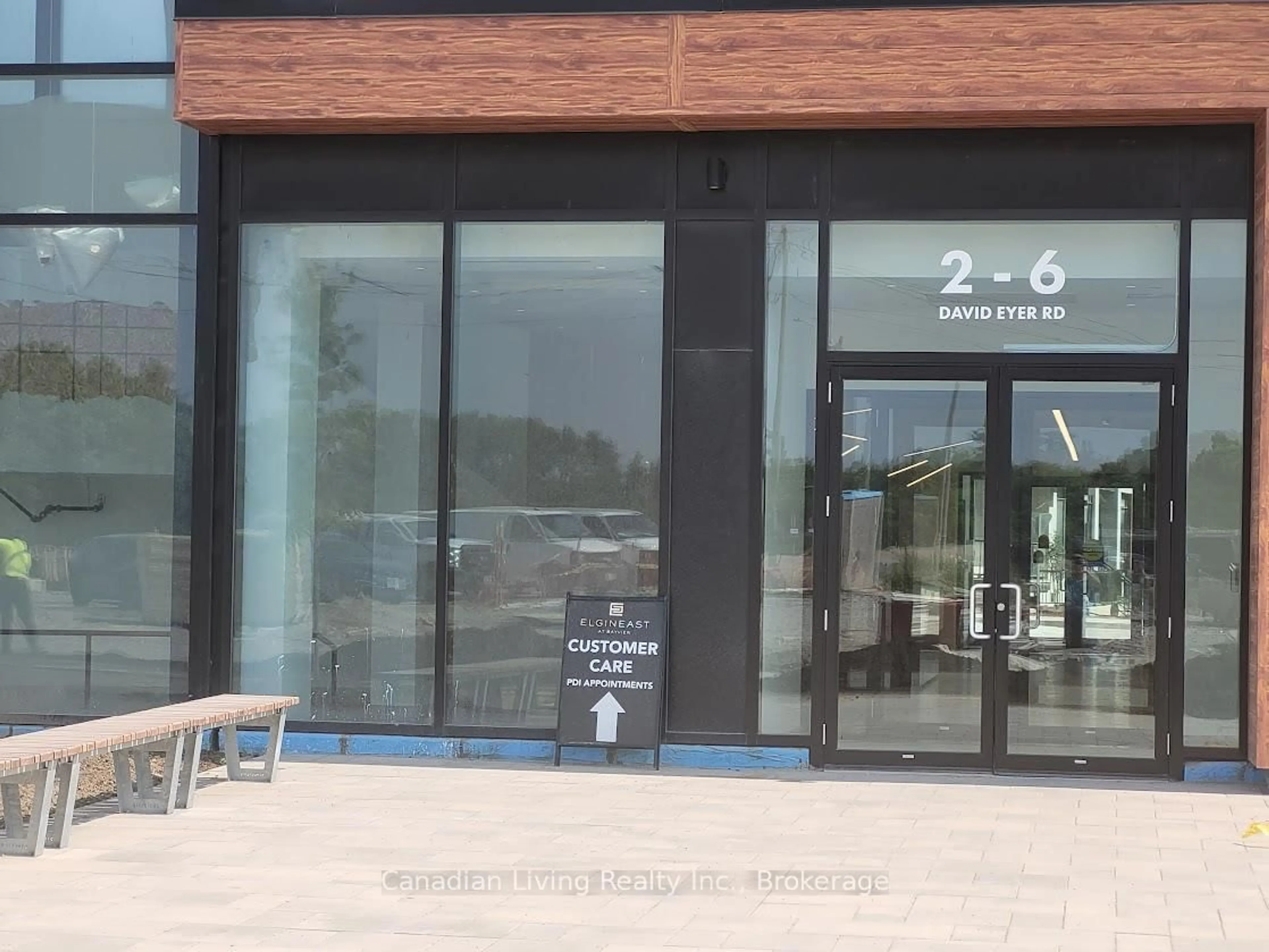 Indoor foyer for 2 David Eyer Rd #825, Richmond Hill Ontario L4S 1M4