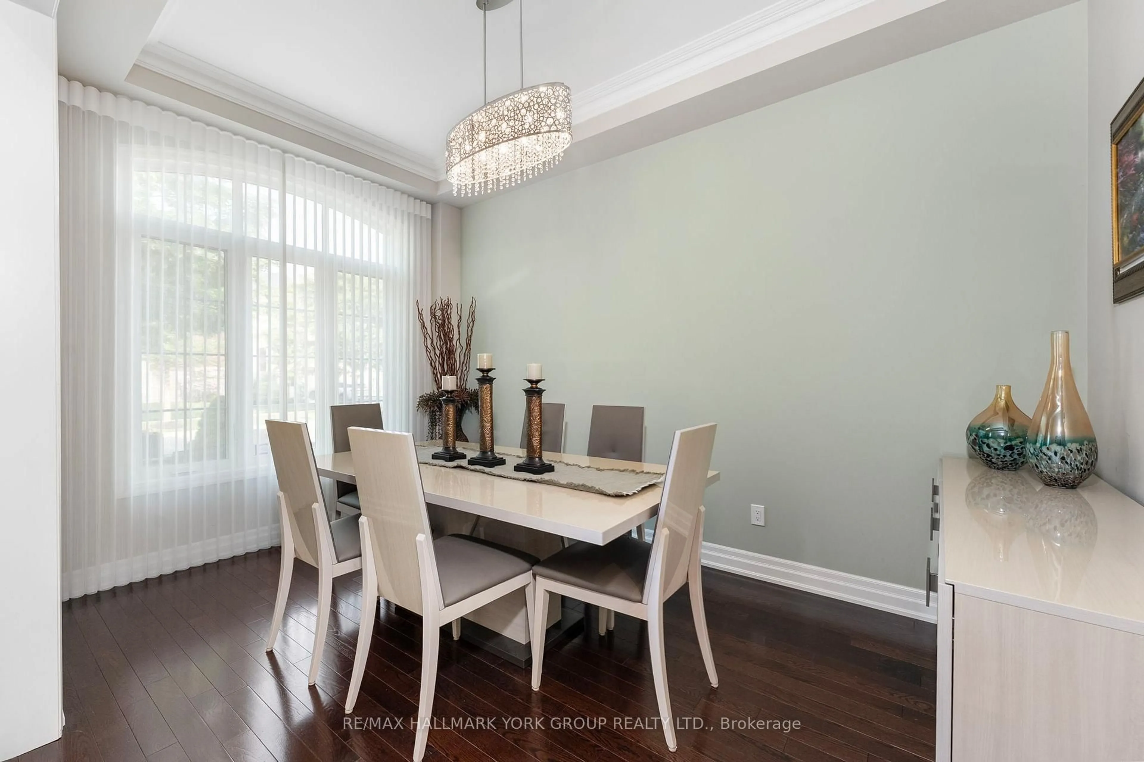 Dining room, wood/laminate floor for 45 Robert Berry Cres, King Ontario L7B 1L6