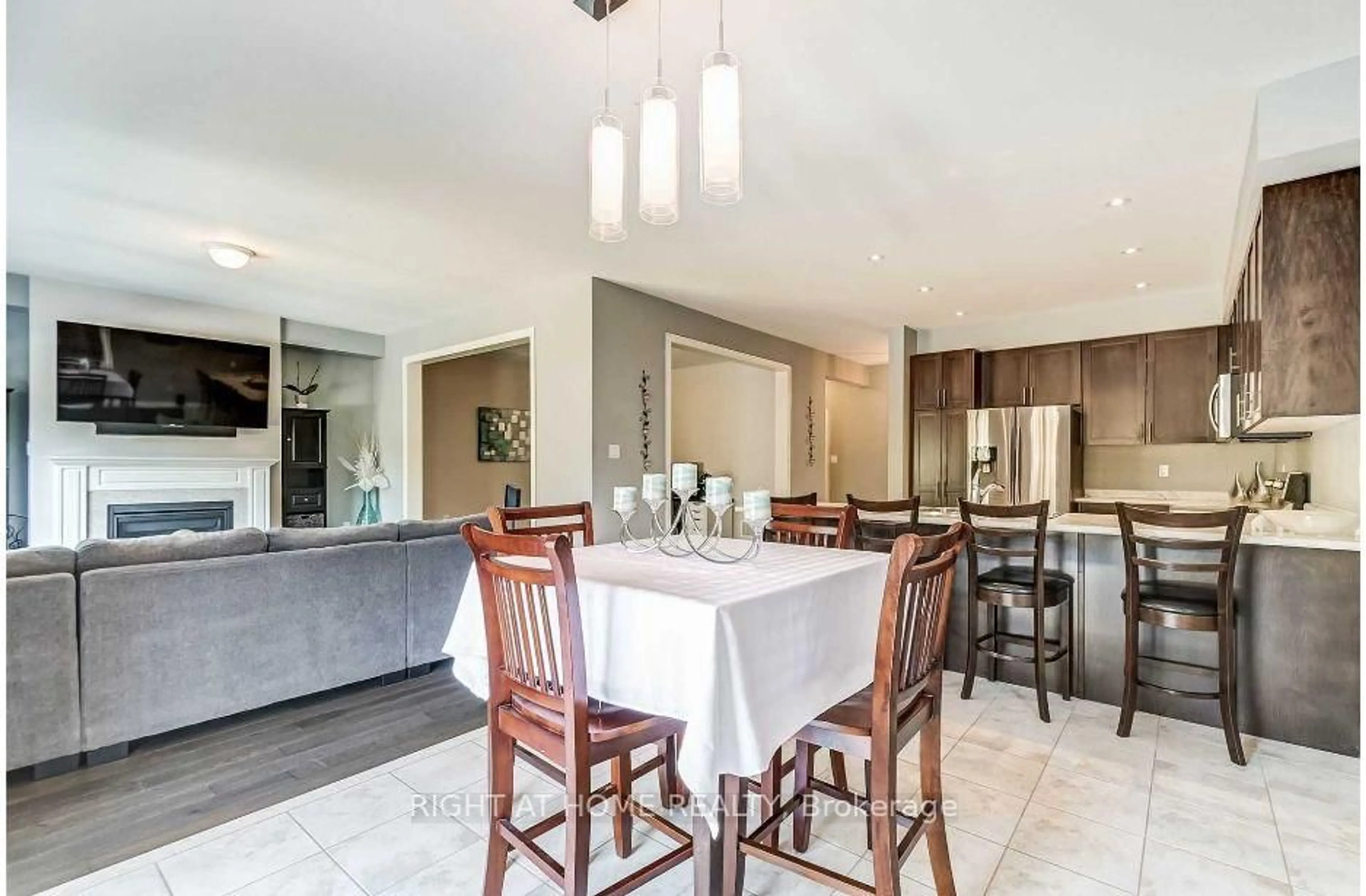 Open concept kitchen, ceramic/tile floor for 62 Prosser Cres, Georgina Ontario L0E 1R0