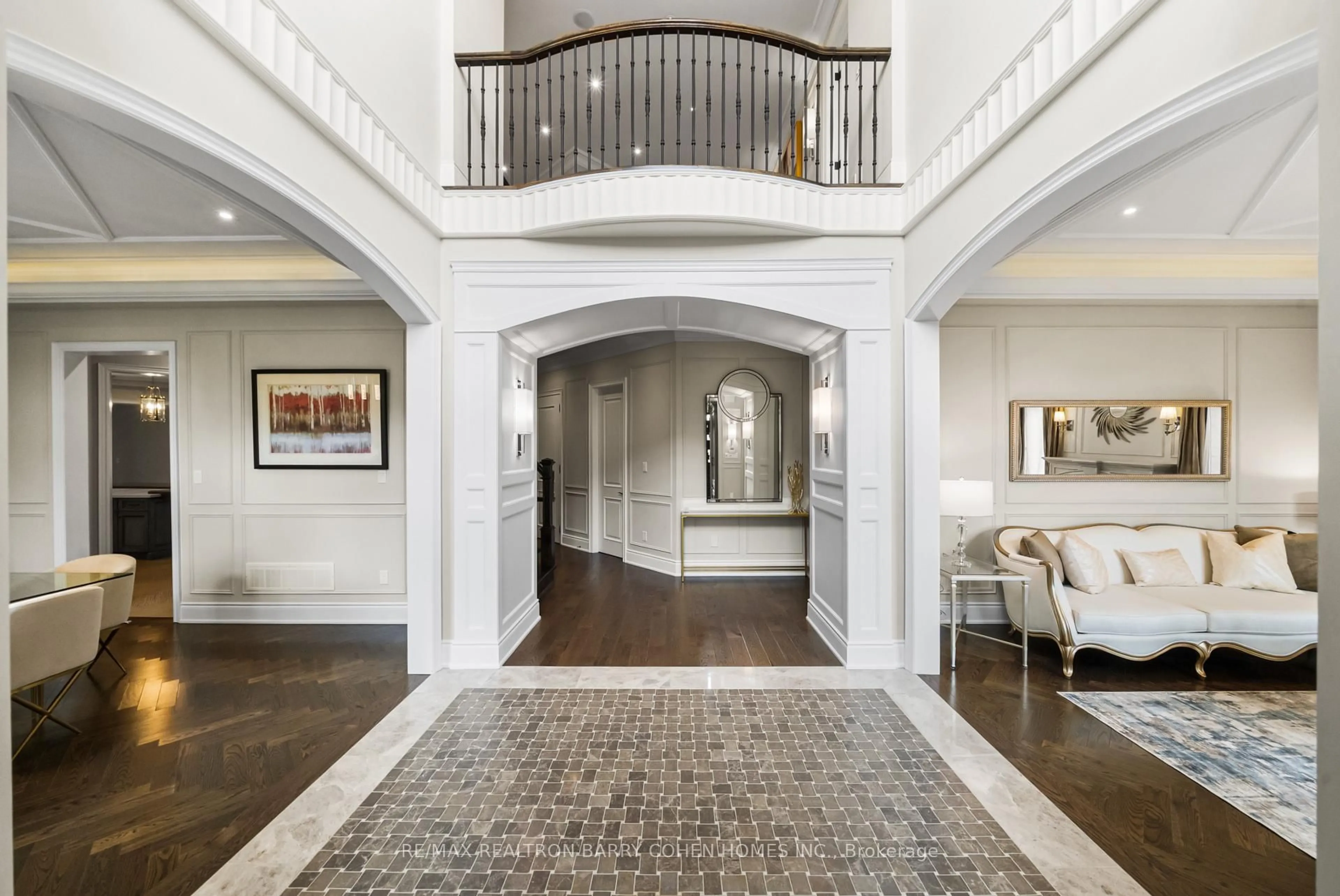 Indoor foyer for 91 Coons Rd, Richmond Hill Ontario L4E 2R6