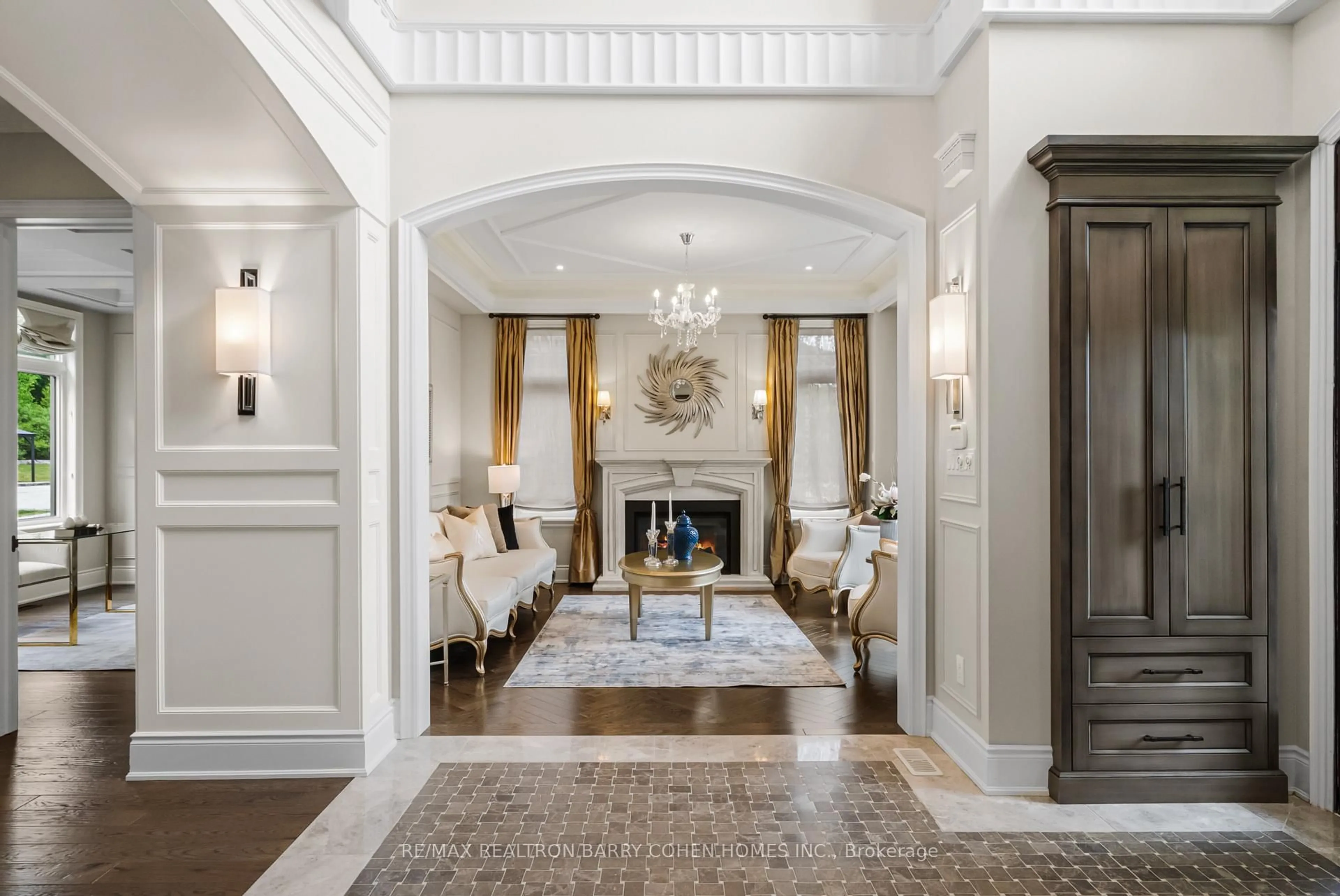 Indoor foyer for 91 Coons Rd, Richmond Hill Ontario L4E 2R6