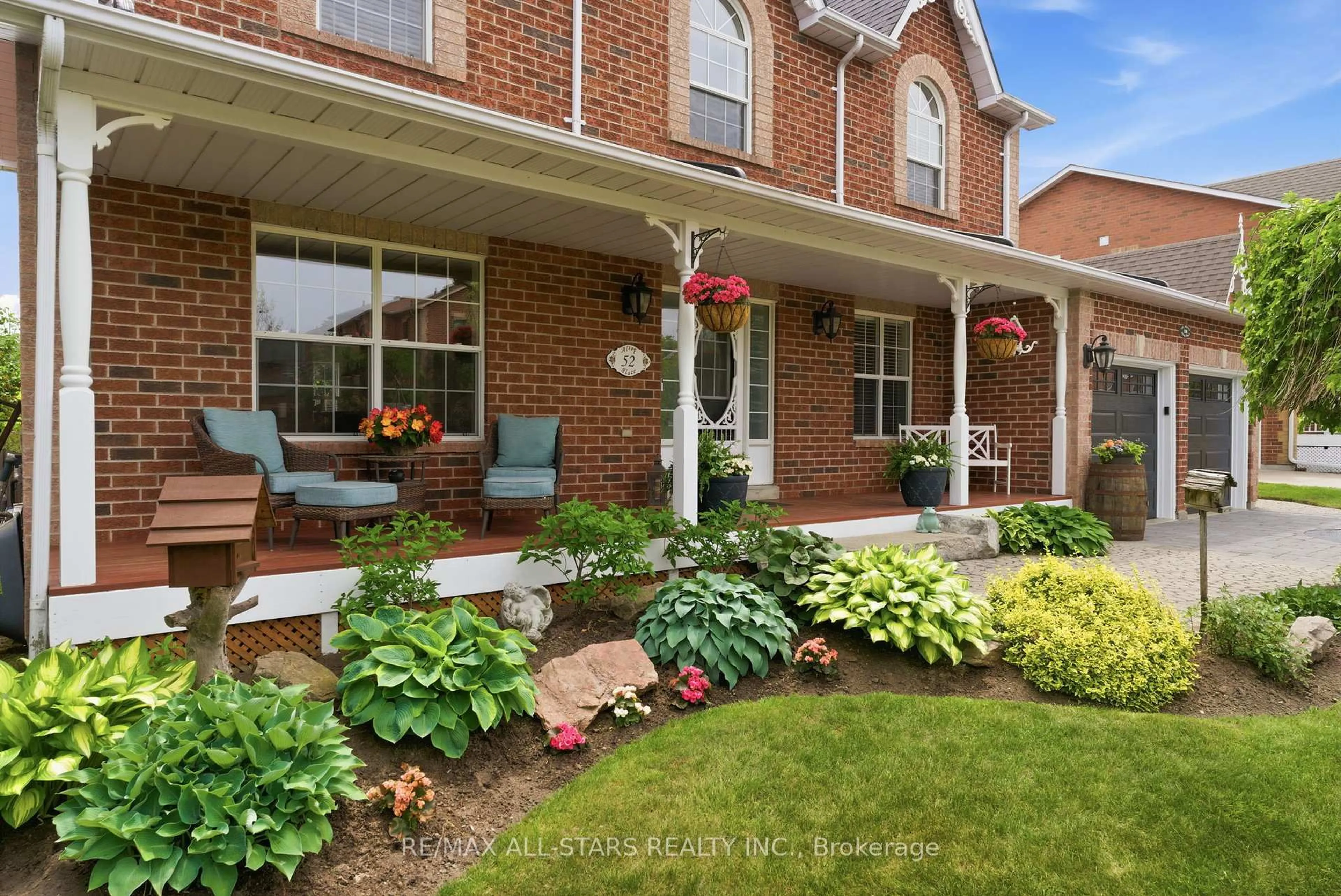 Home with brick exterior material, street for 52 Alsop Pl, Uxbridge Ontario L9P 1X1