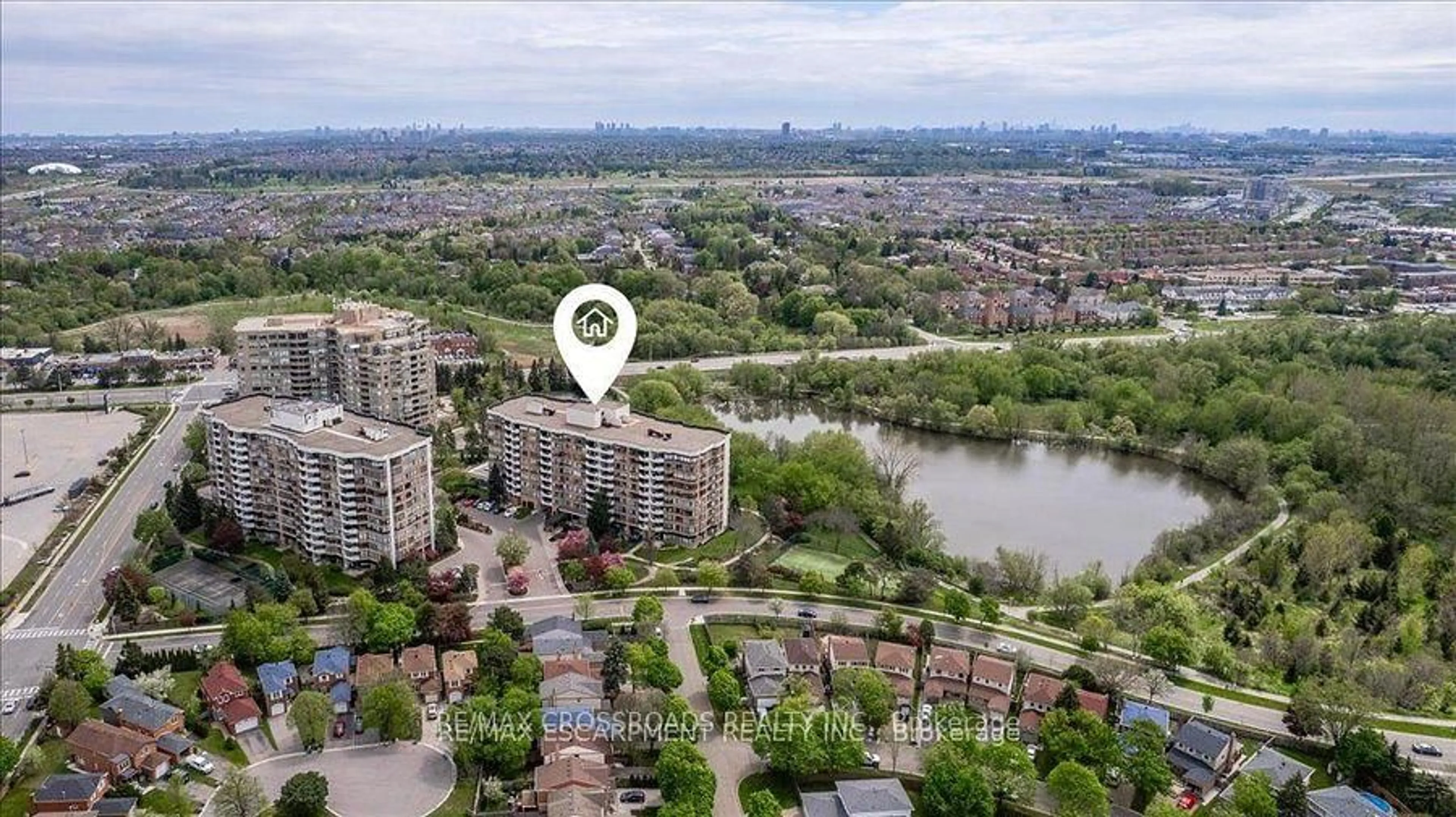 A pic from outside/outdoor area/front of a property/back of a property/a pic from drone, water/lake/river/ocean view for 55 Austin Dr ##301, Markham Ontario L3R 8H5