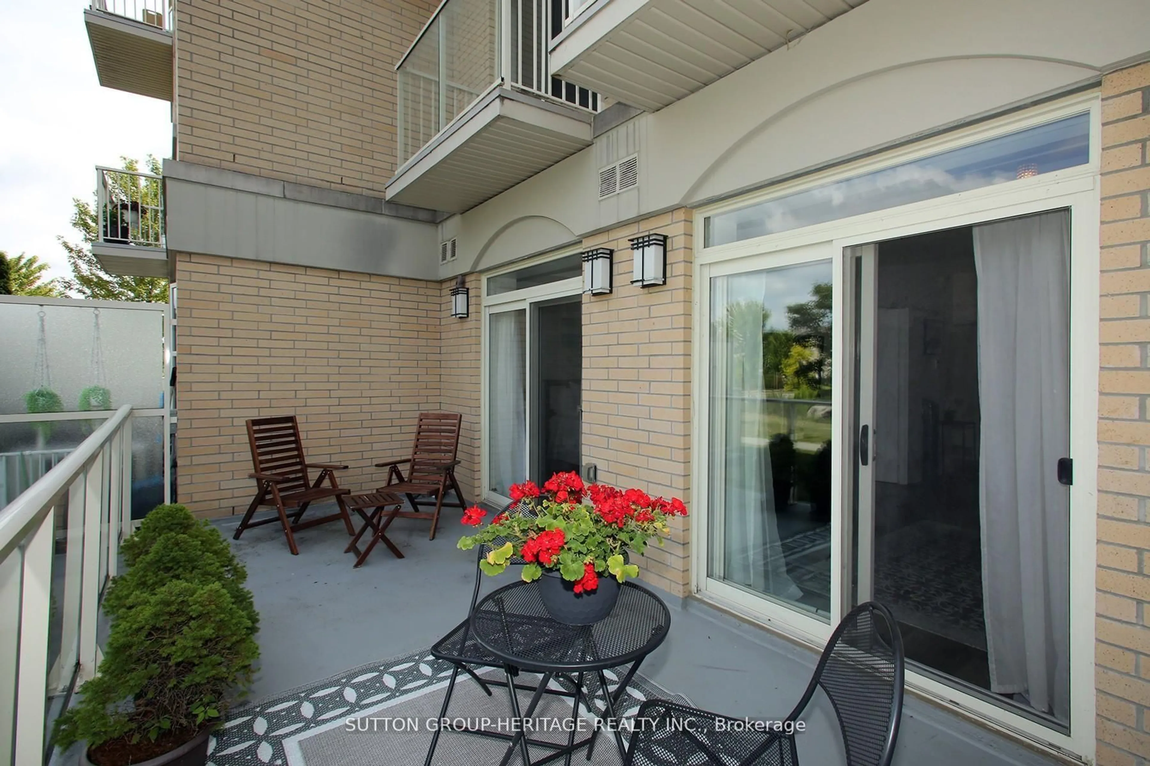 Patio, street for 28 Prince Regent St #123, Markham Ontario L6C 0V5