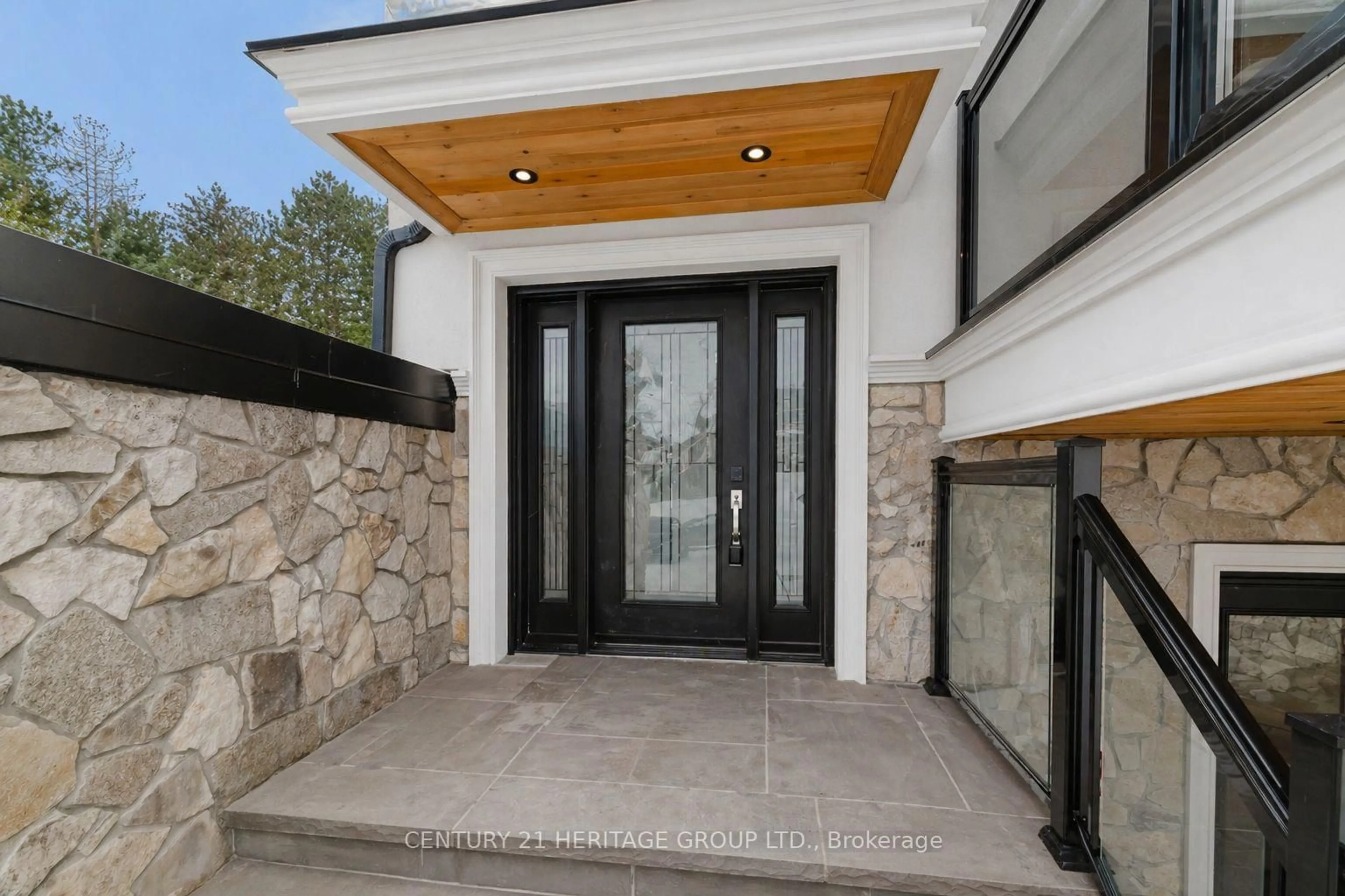 Indoor entryway for 2816 Mount Albert Rd, East Gwillimbury Ontario L0G 1R0
