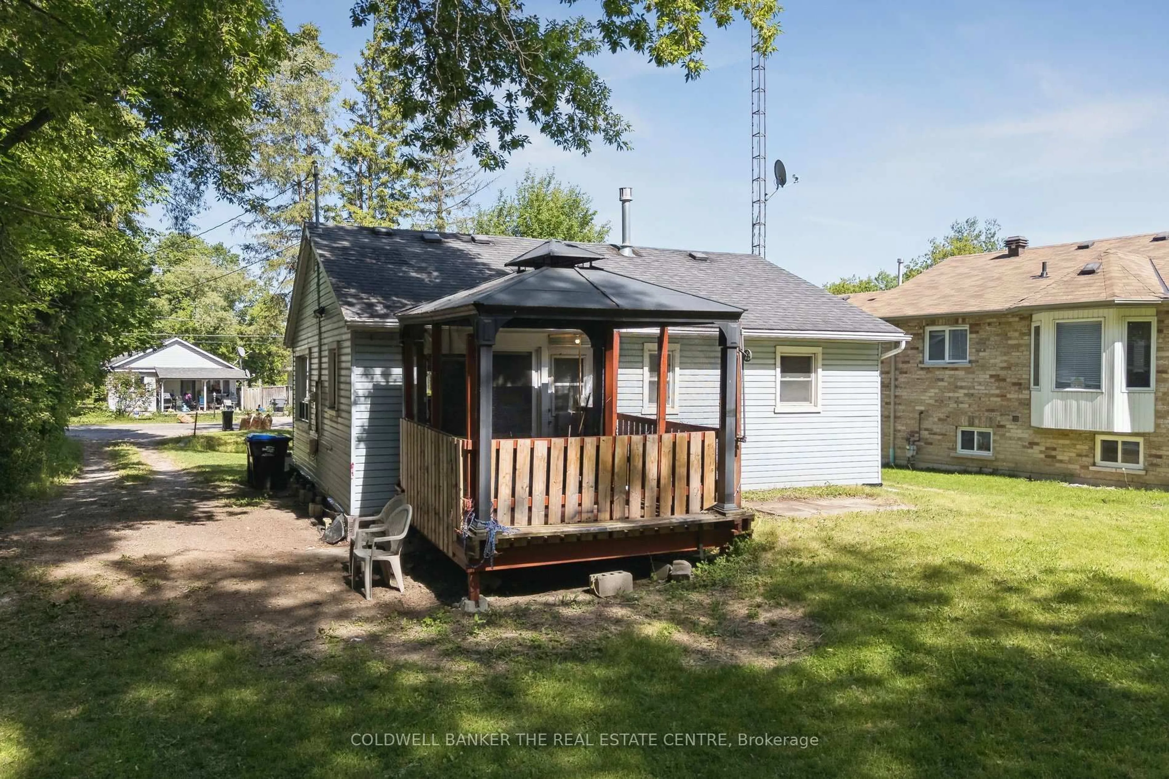 Shed for 972 Gilmore Ave, Innisfil Ontario L0L 1W0