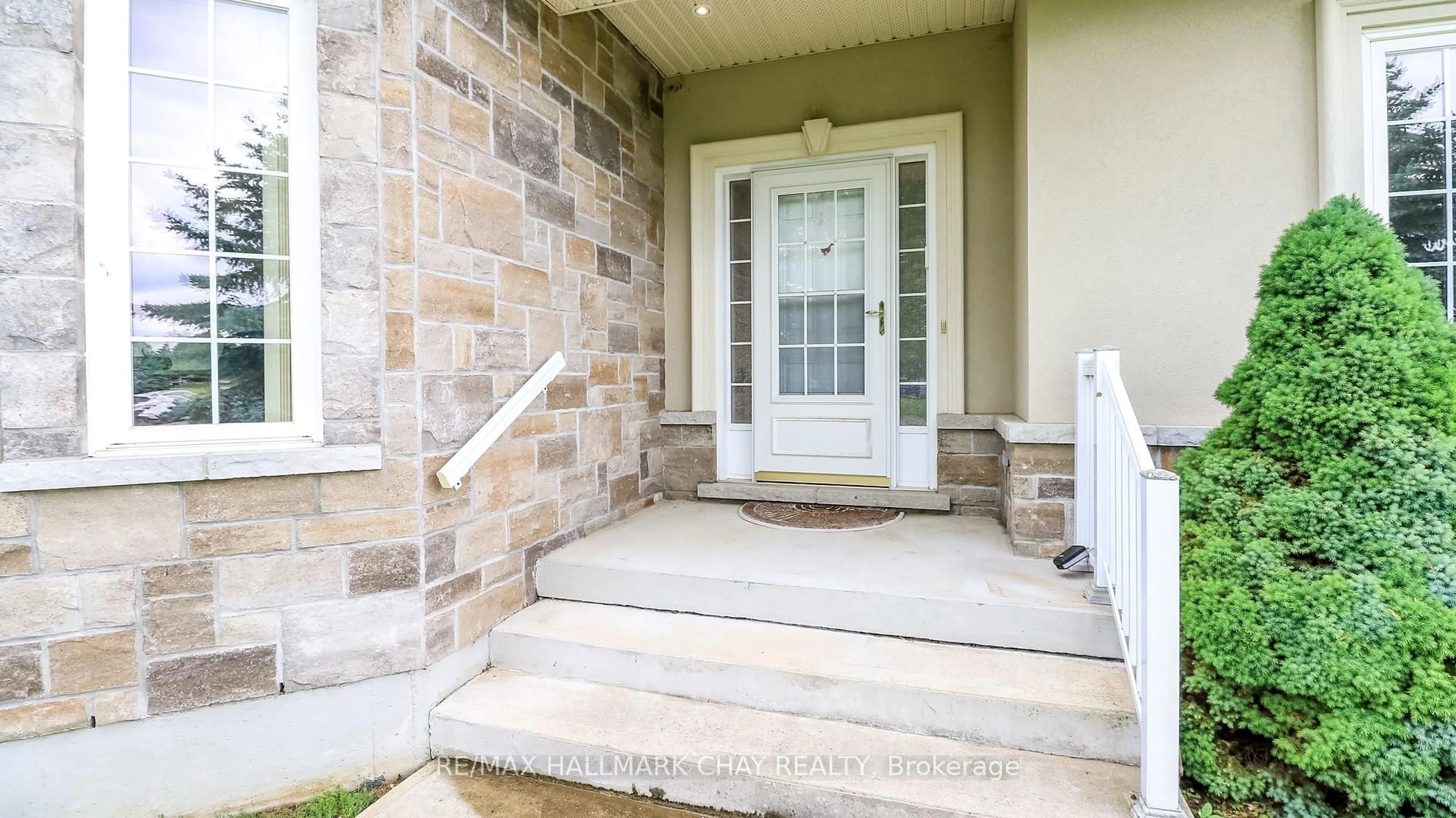 Indoor entryway for 5807 Old Mill Rd, Essa Ontario L0M 1T0